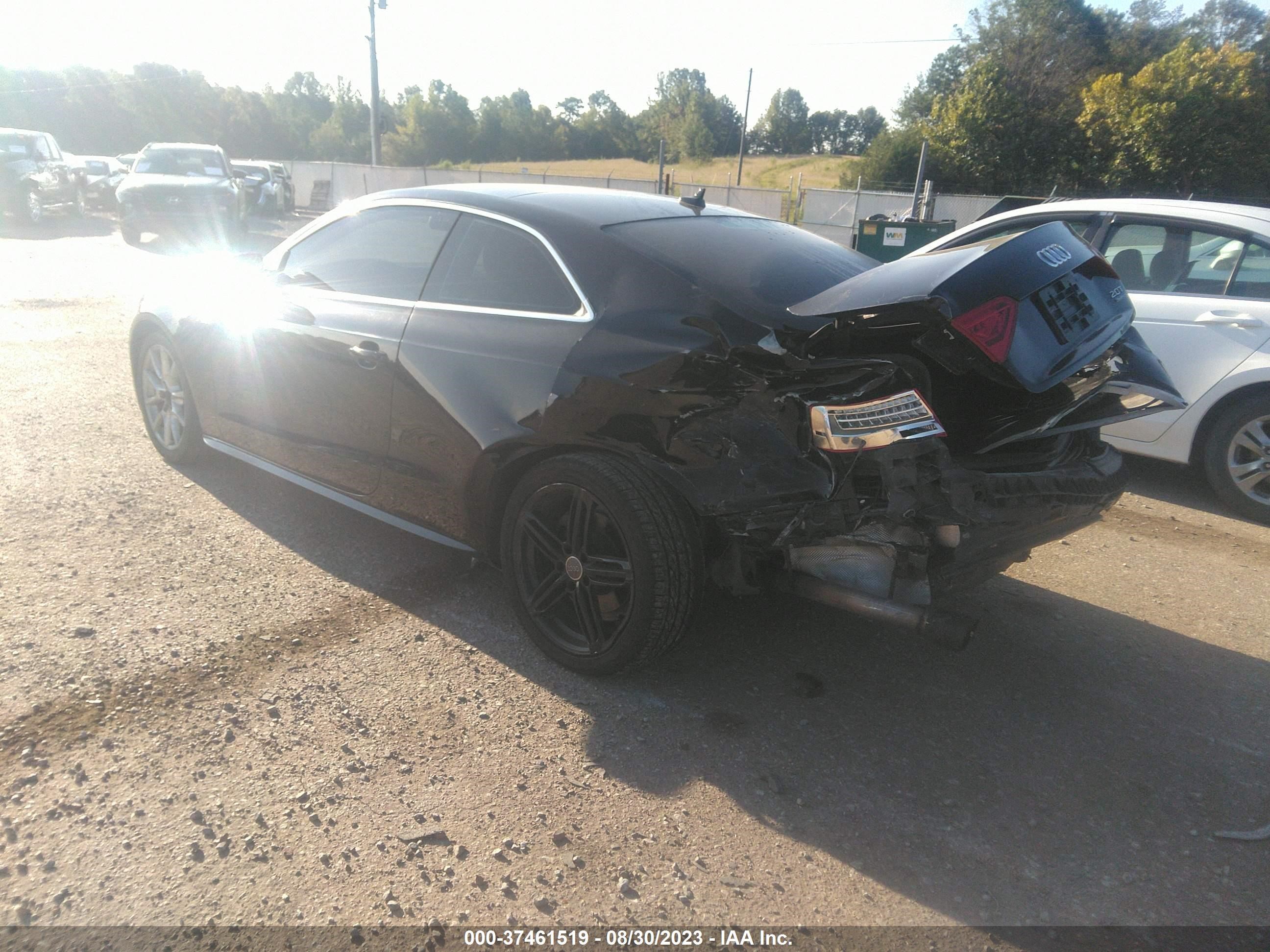 Photo 2 VIN: WAUD2AFR3GA047130 - AUDI A5 