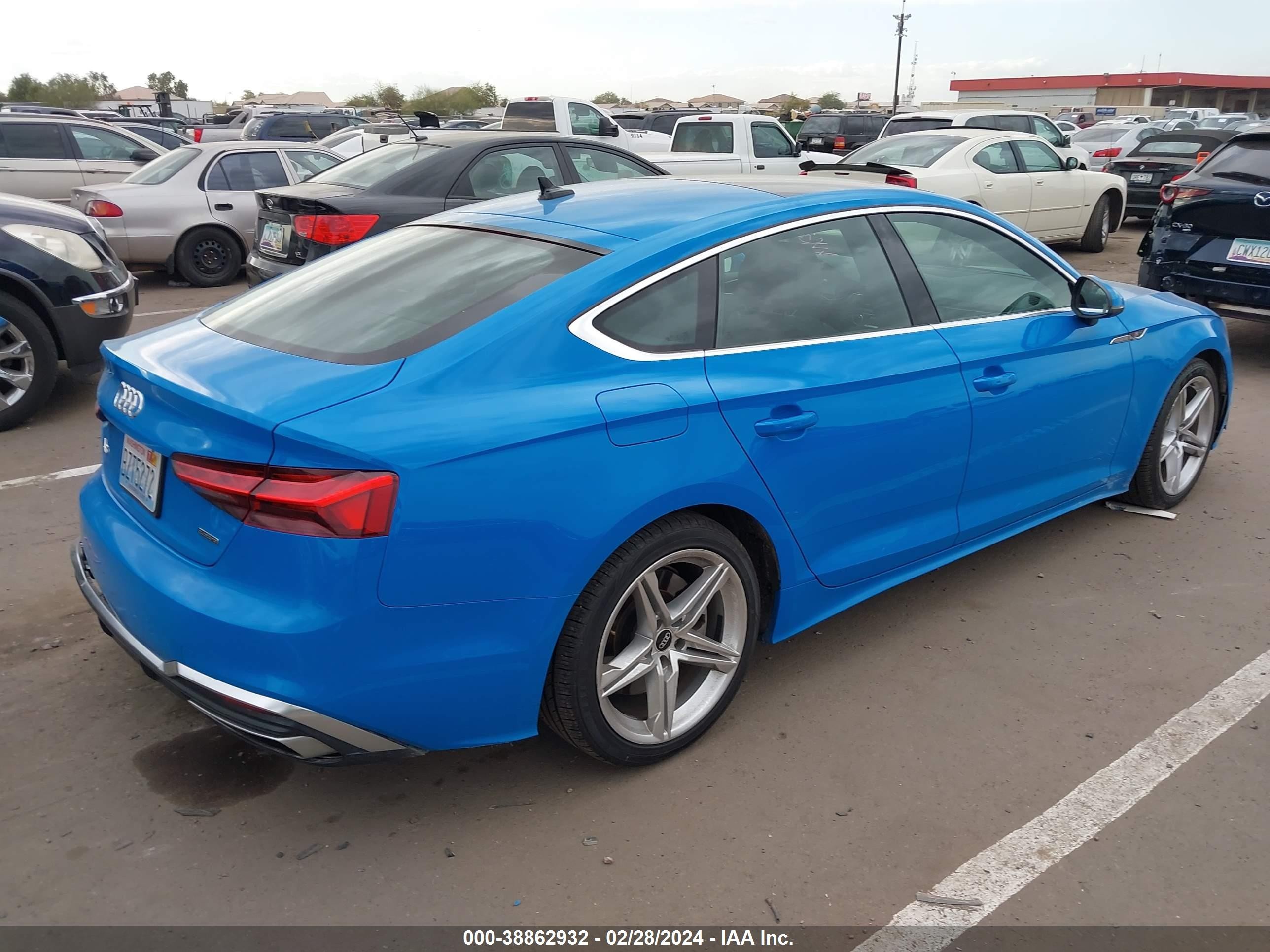 Photo 3 VIN: WAUDACF5XMA057564 - AUDI A5 