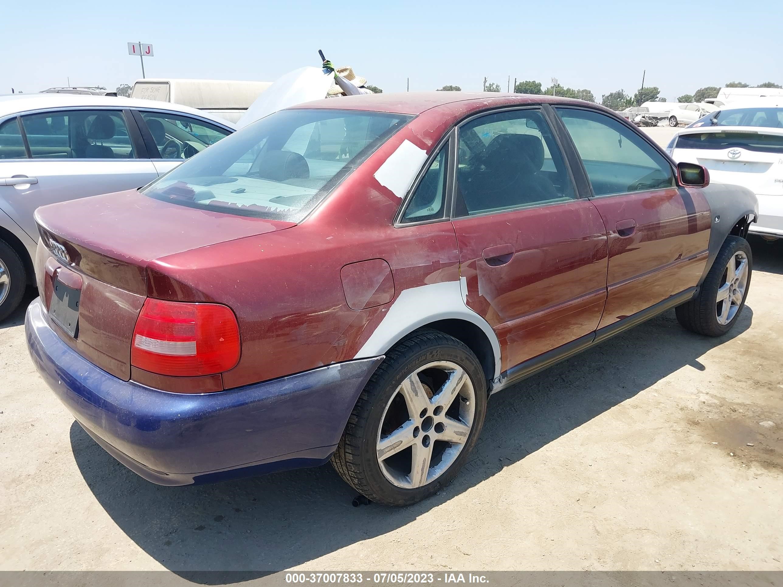 Photo 3 VIN: WAUDC28D5YA169834 - AUDI A4 