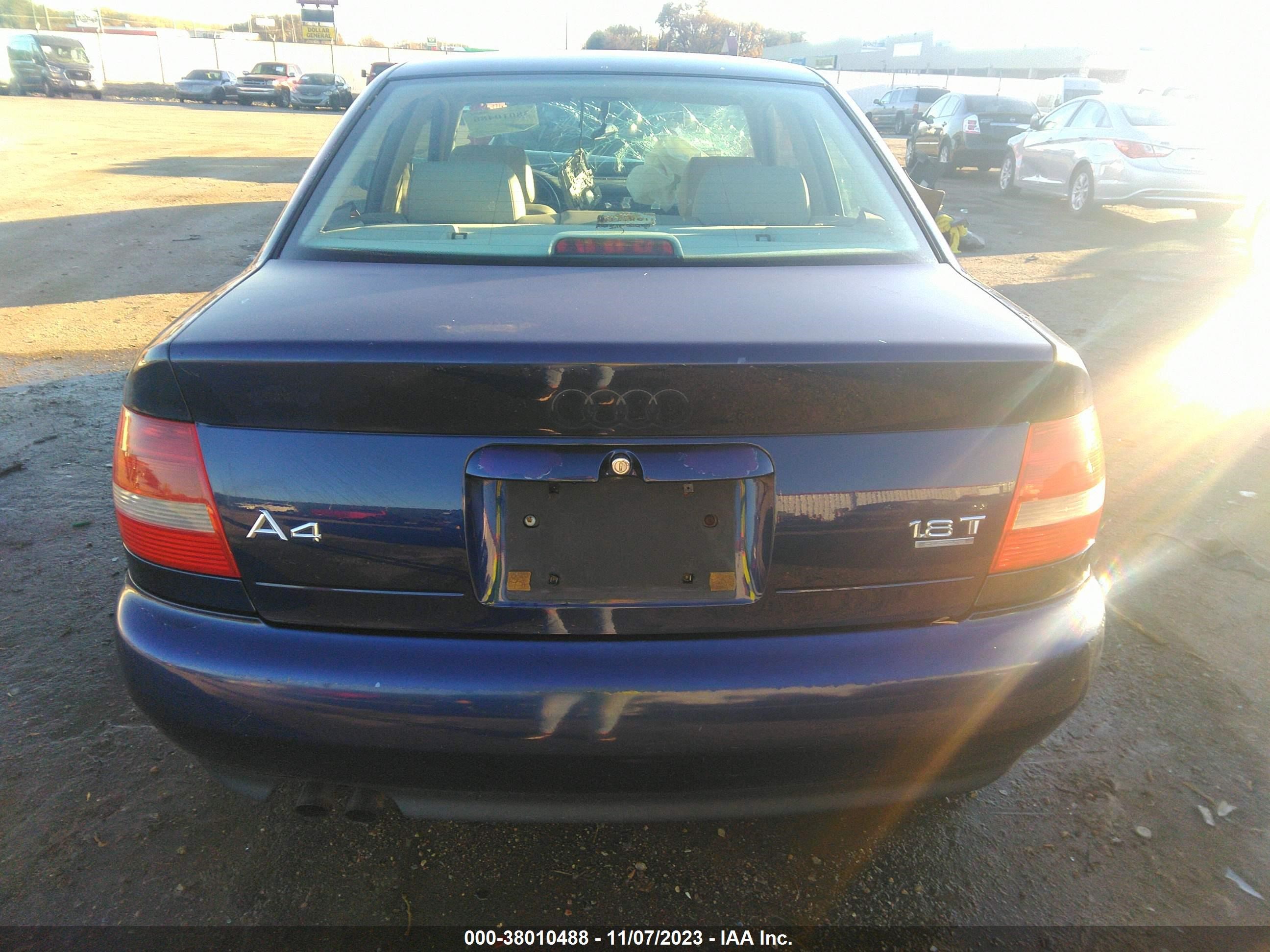 Photo 15 VIN: WAUDC68D41A094475 - AUDI A4 