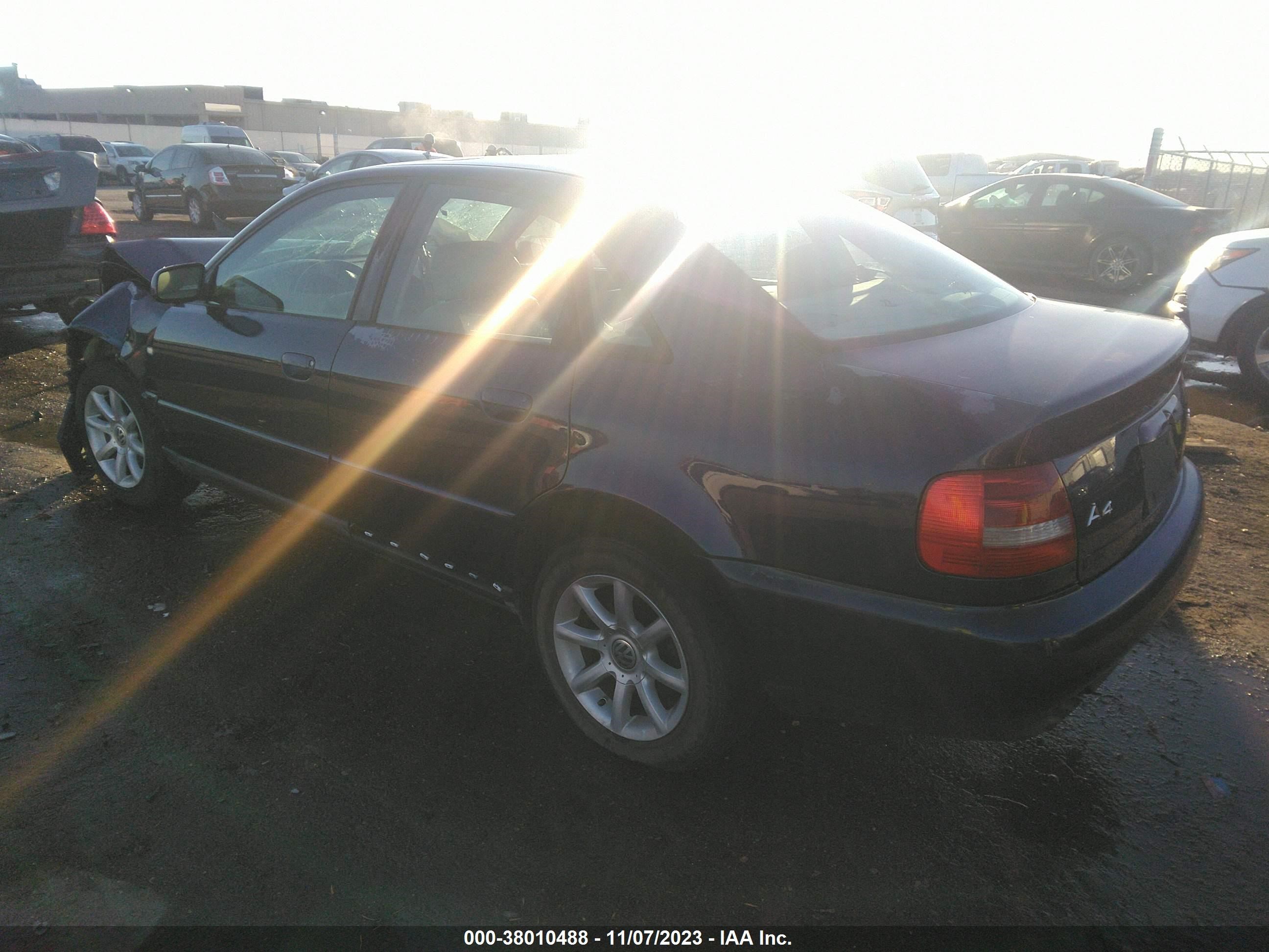 Photo 2 VIN: WAUDC68D41A094475 - AUDI A4 