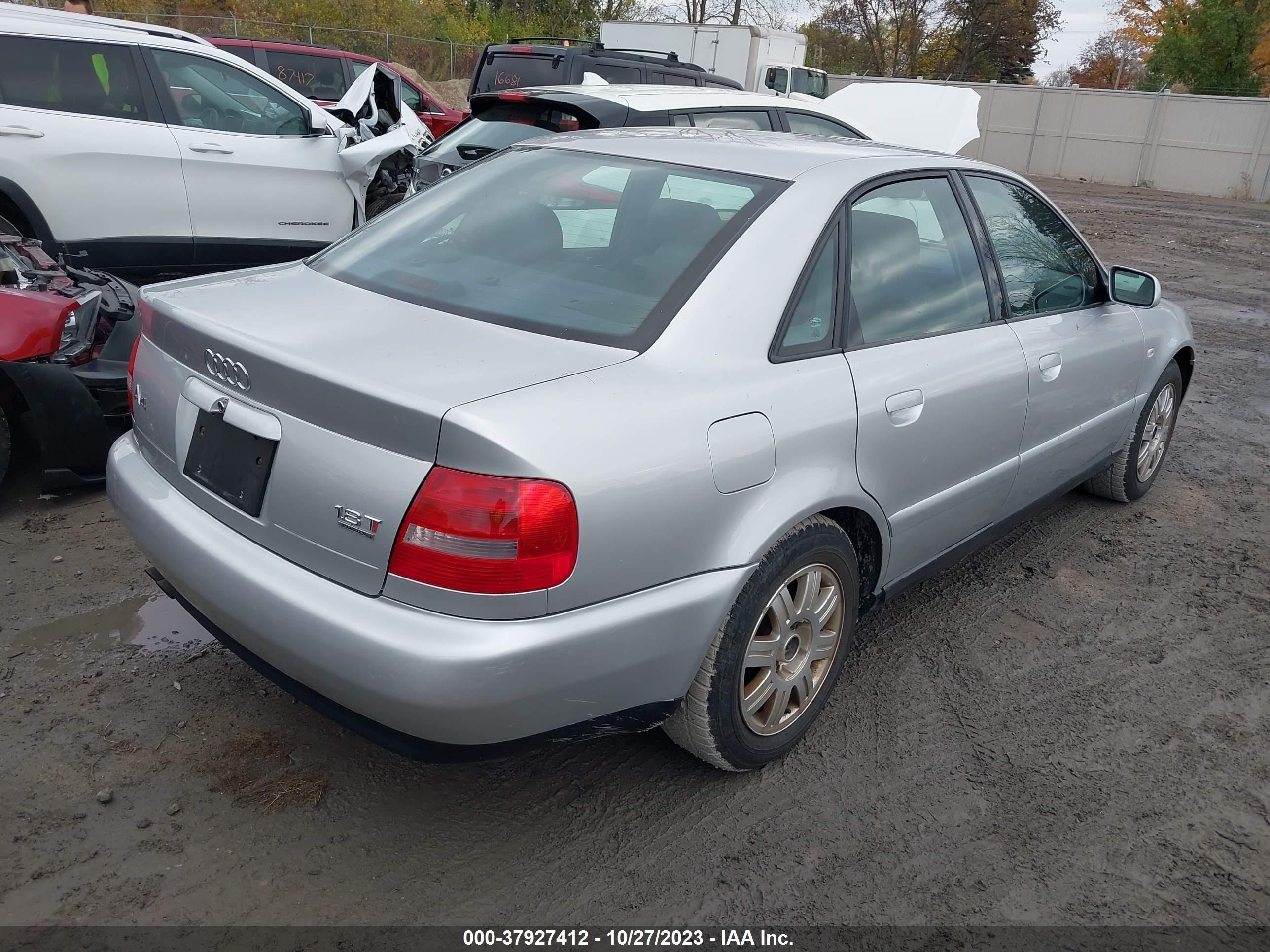 Photo 3 VIN: WAUDC68D41A140323 - AUDI A4 