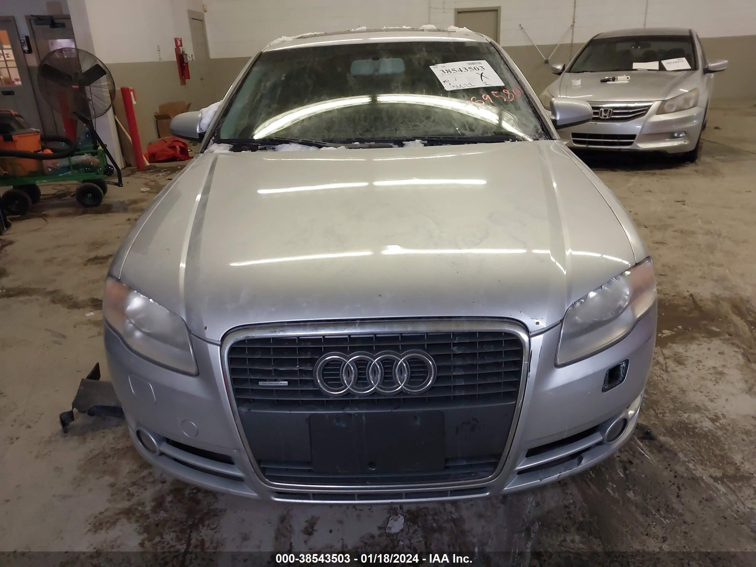 Photo 11 VIN: WAUDF68EX5A439580 - AUDI A4 