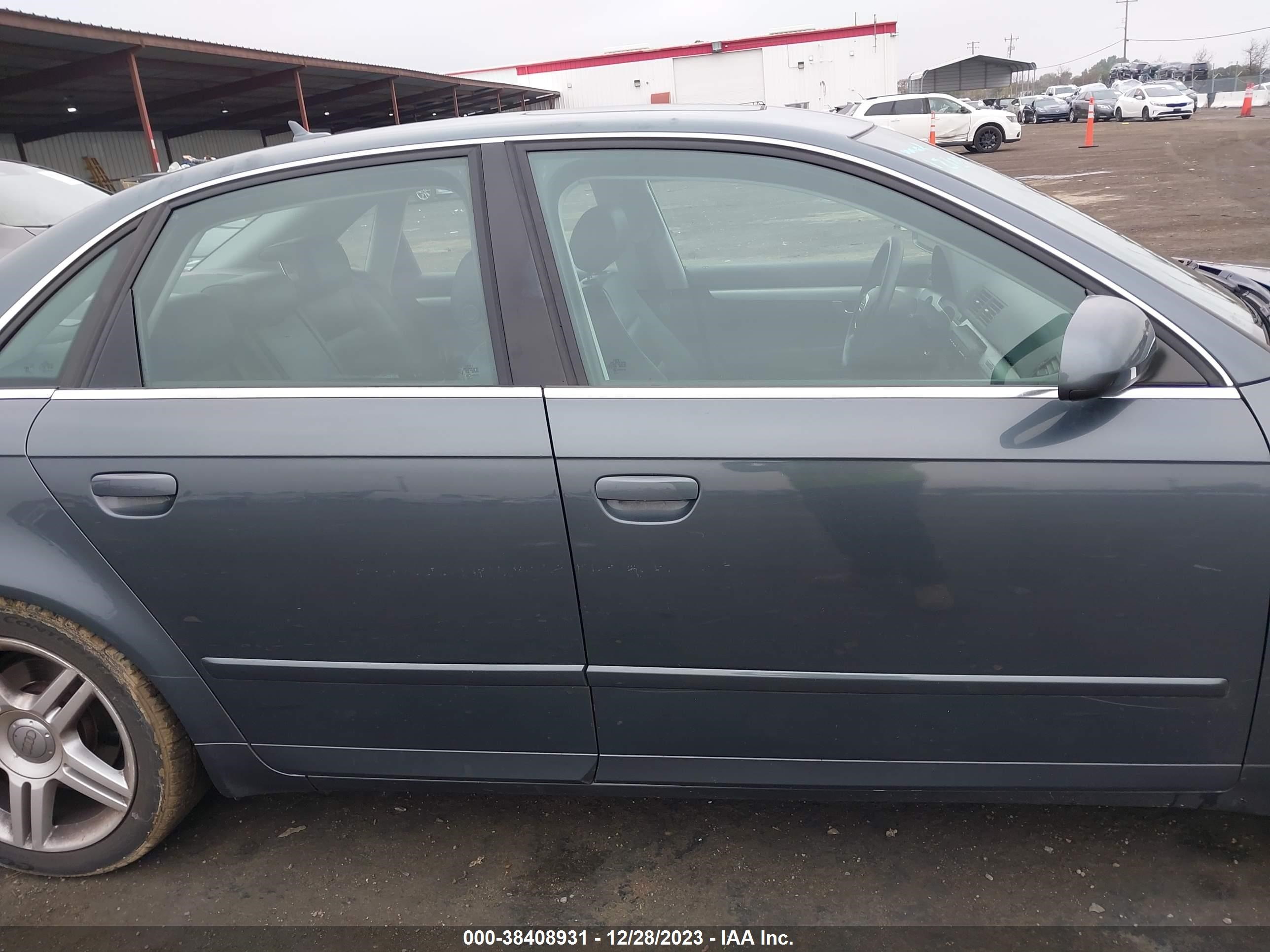 Photo 12 VIN: WAUDF78E37A112043 - AUDI A4 