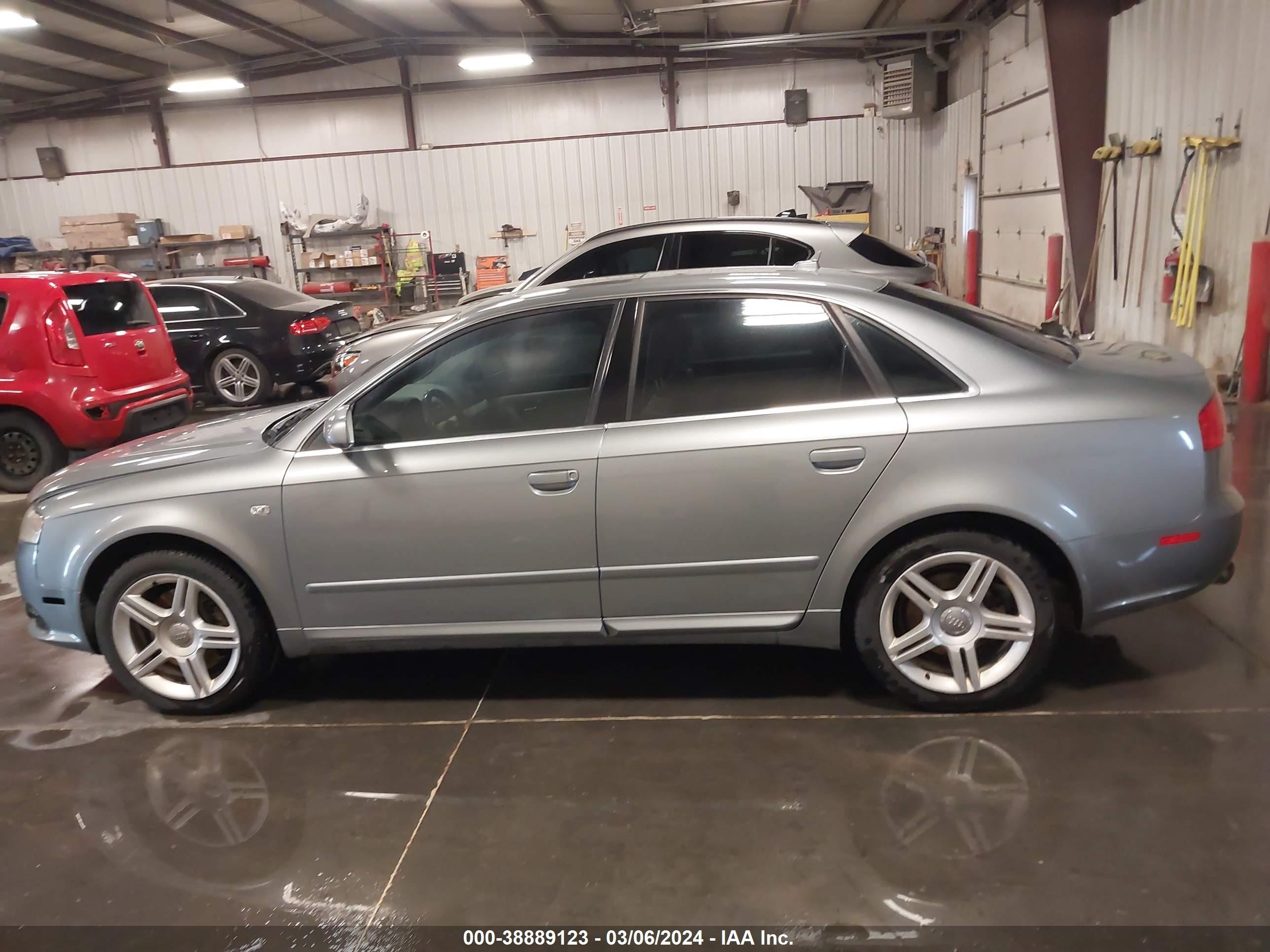 Photo 13 VIN: WAUDF78E48A008307 - AUDI A4 