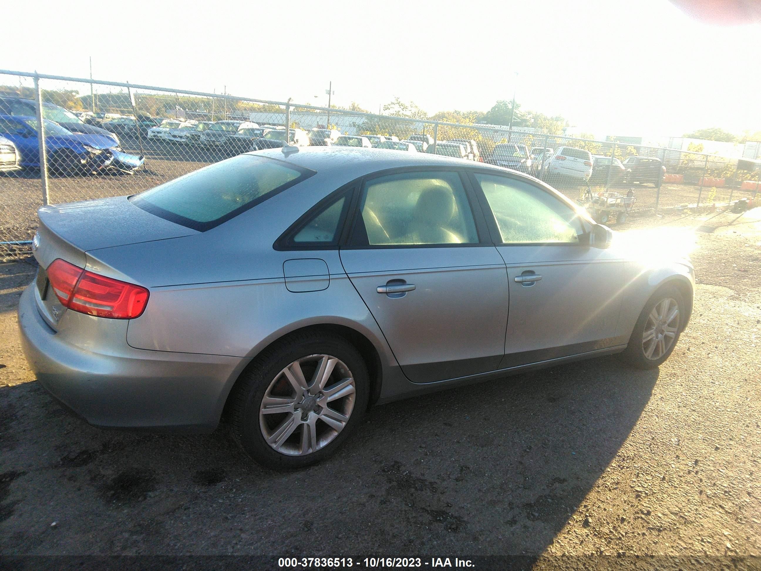 Photo 3 VIN: WAUDFAFL6BN036186 - AUDI A4 