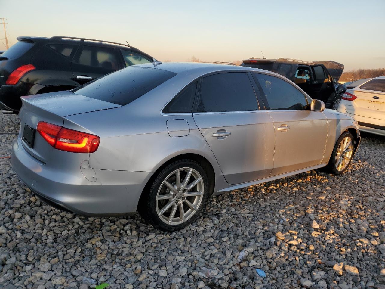 Photo 2 VIN: WAUDFAFL6FN017904 - AUDI A4 