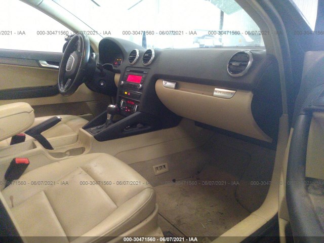 Photo 4 VIN: WAUDFAFM2CA066853 - AUDI A3 