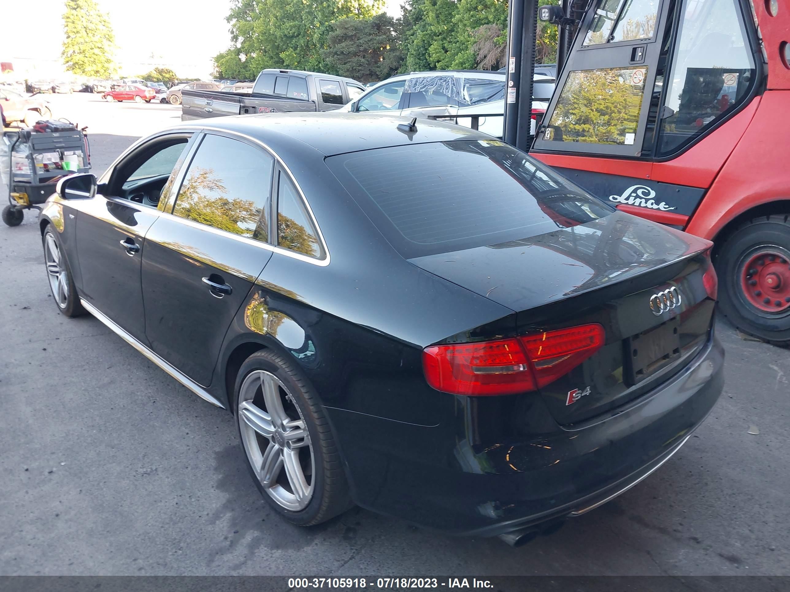 Photo 2 VIN: WAUDGAFL3EA045842 - AUDI S4 