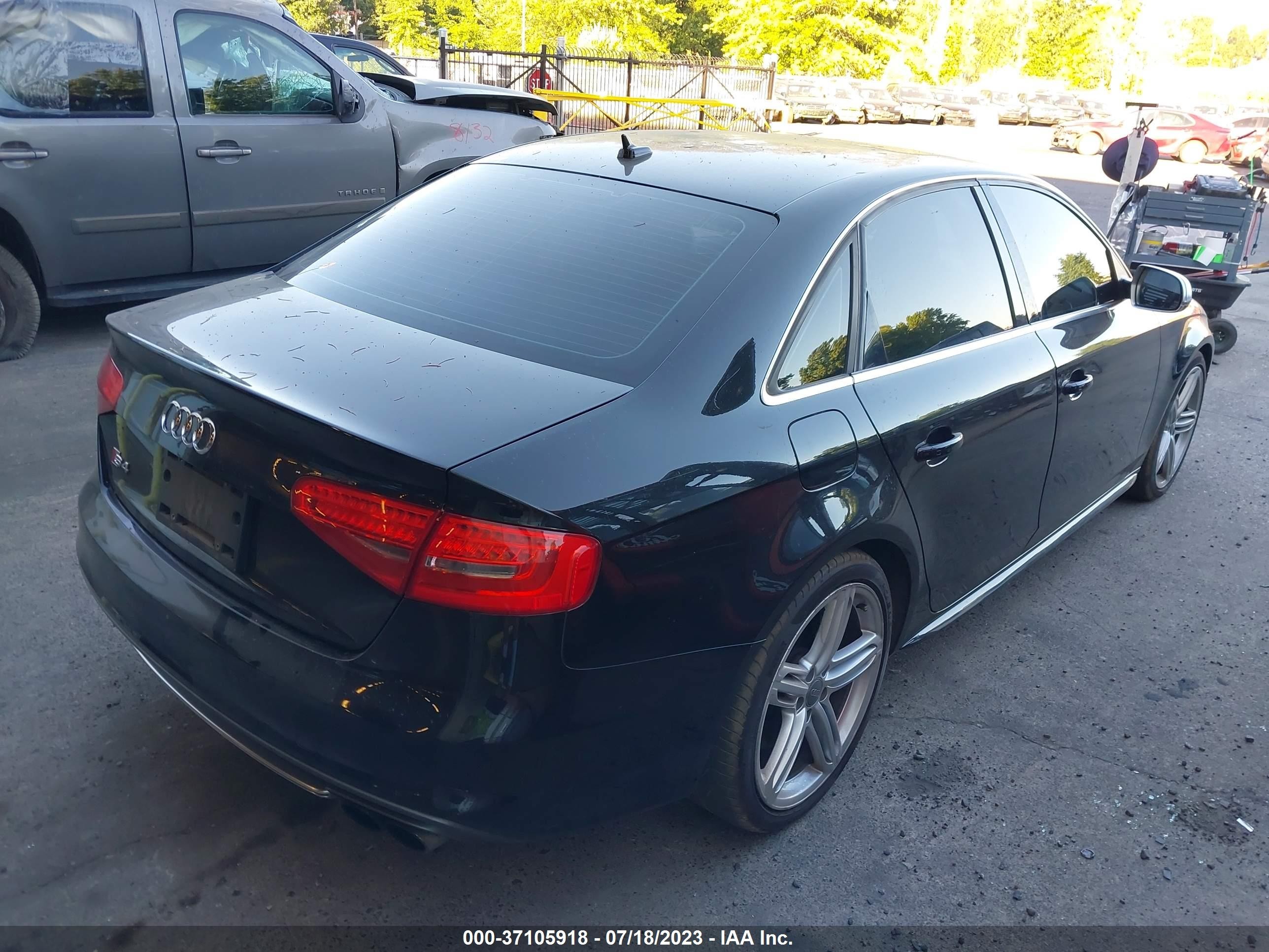 Photo 3 VIN: WAUDGAFL3EA045842 - AUDI S4 