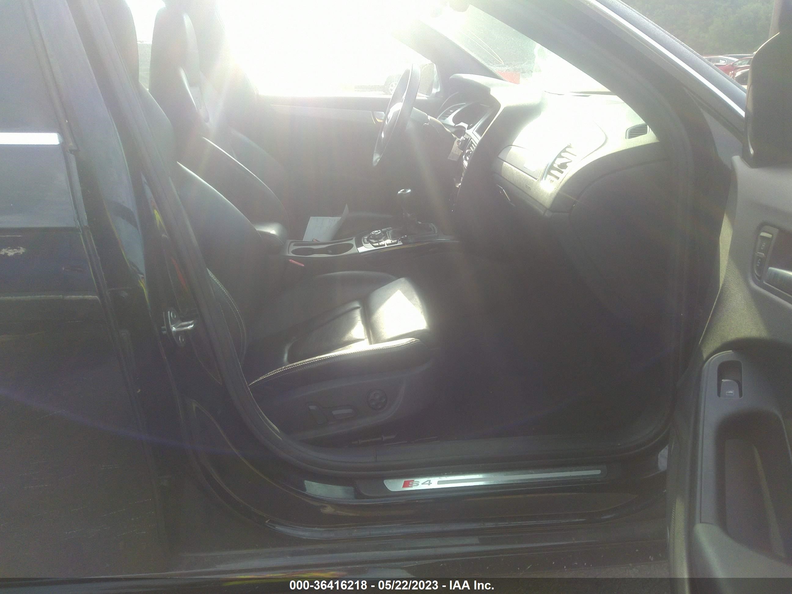 Photo 4 VIN: WAUDGAFL6BA133876 - AUDI S4 