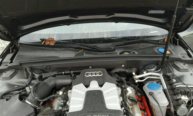 Photo 6 VIN: WAUDGAFL7FA052715 - AUDI RS4 