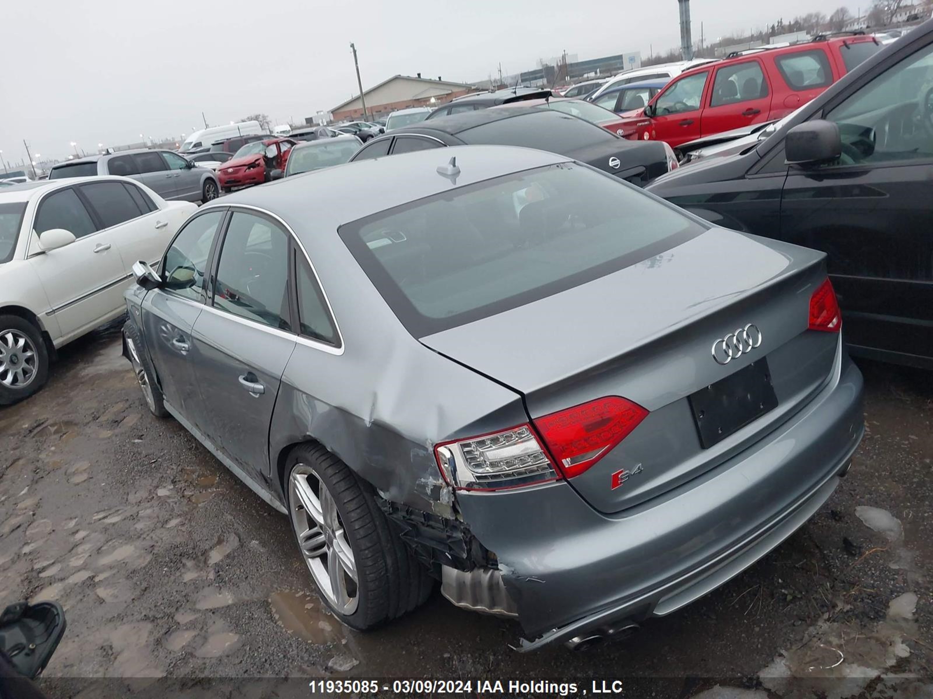 Photo 3 VIN: WAUDGCFL6AA175832 - AUDI S4 