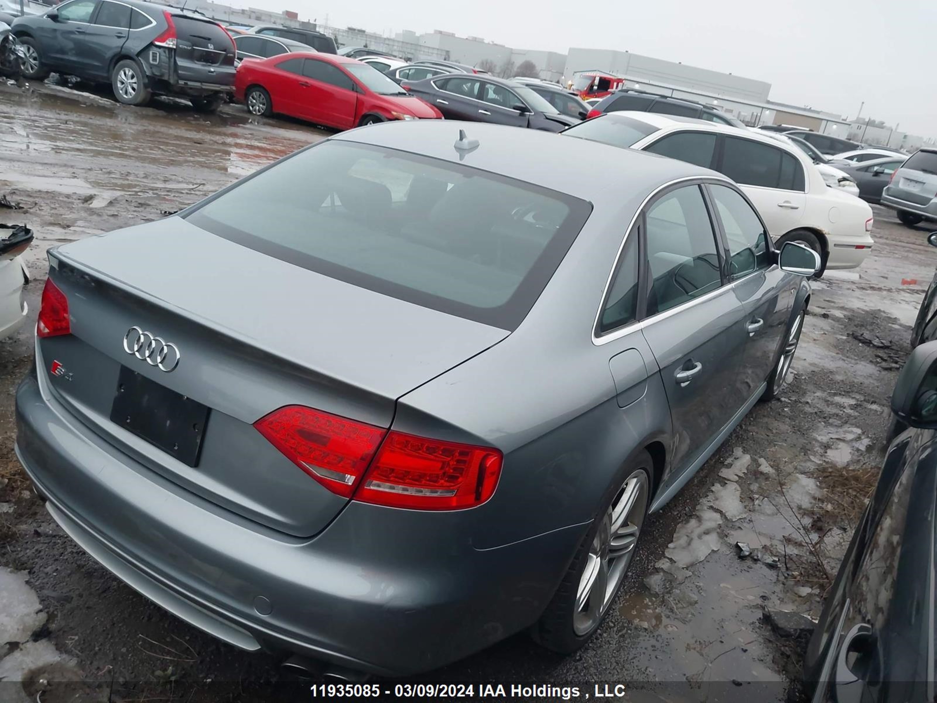 Photo 4 VIN: WAUDGCFL6AA175832 - AUDI S4 