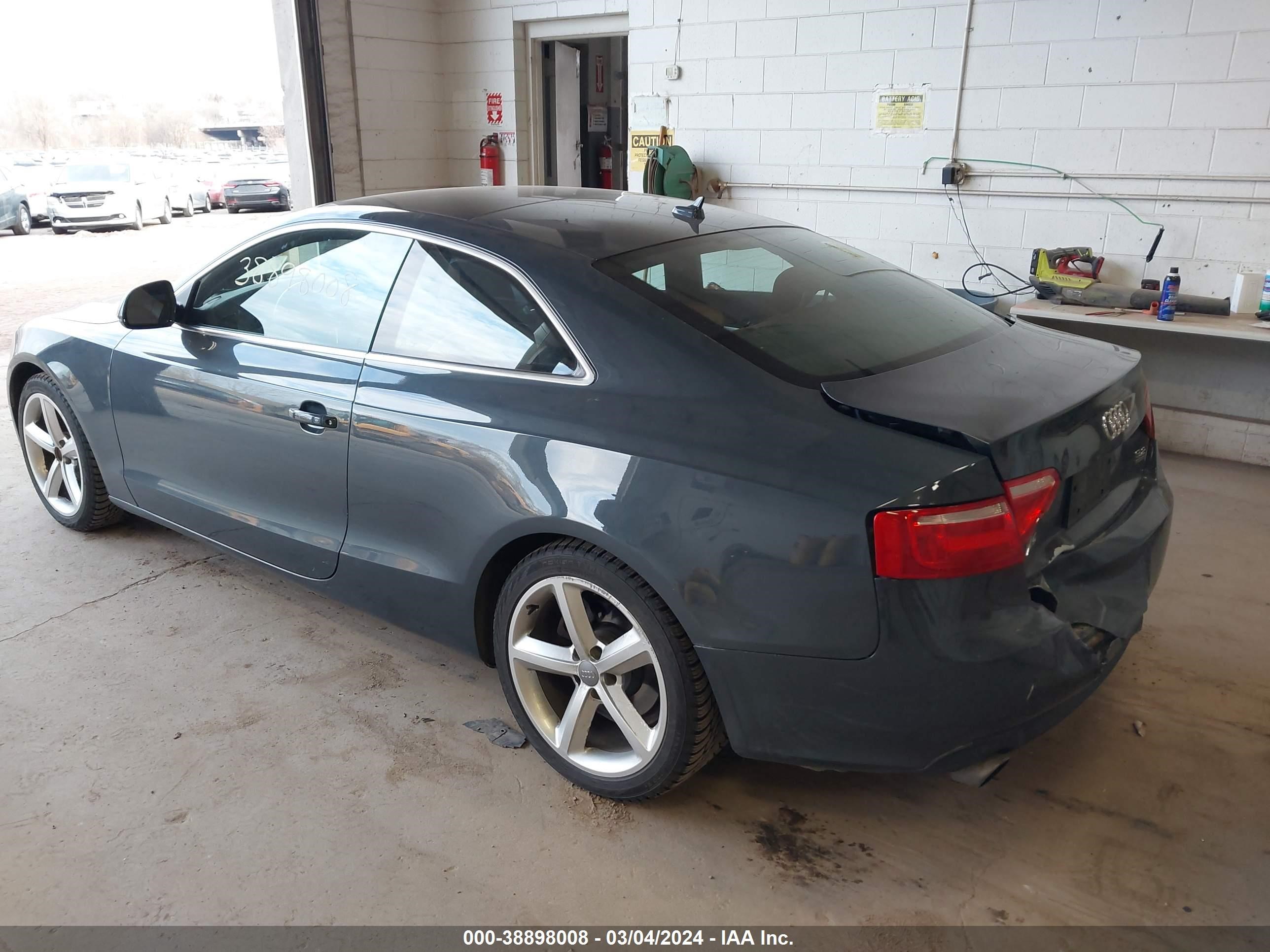 Photo 2 VIN: WAUDK78T39A024428 - AUDI A5 