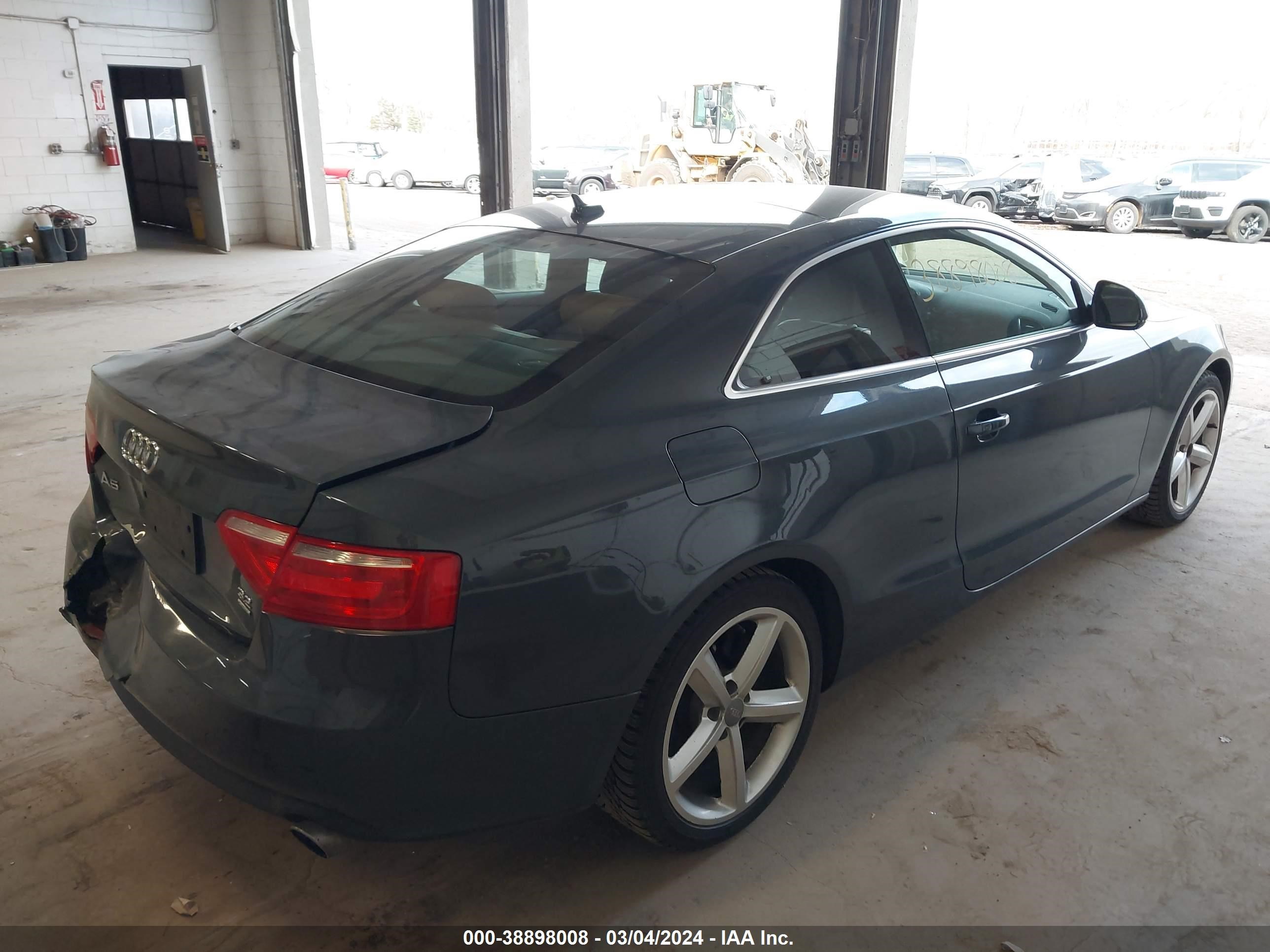 Photo 3 VIN: WAUDK78T39A024428 - AUDI A5 