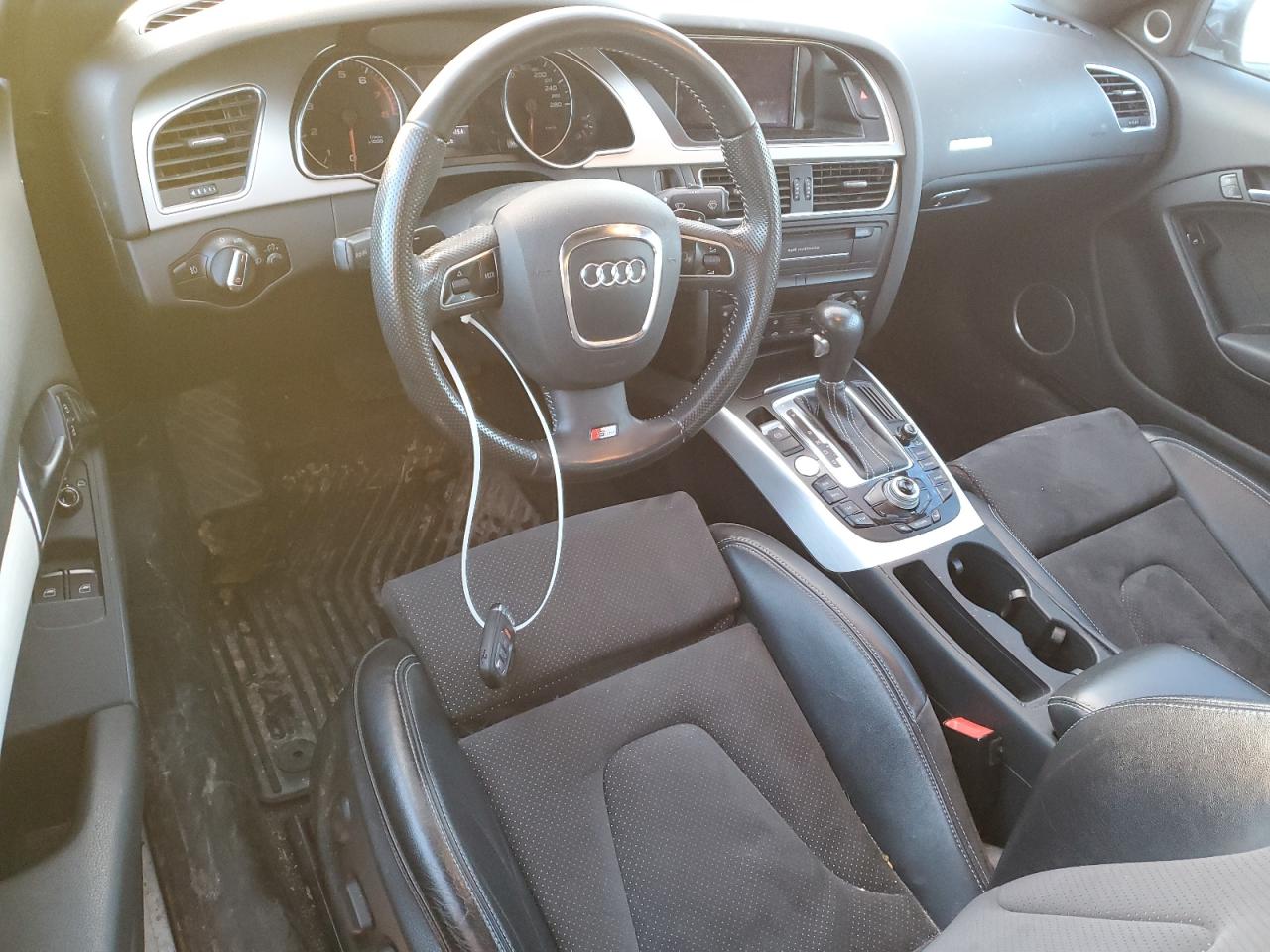 Photo 7 VIN: WAUDKBFR6AA029900 - AUDI A5 