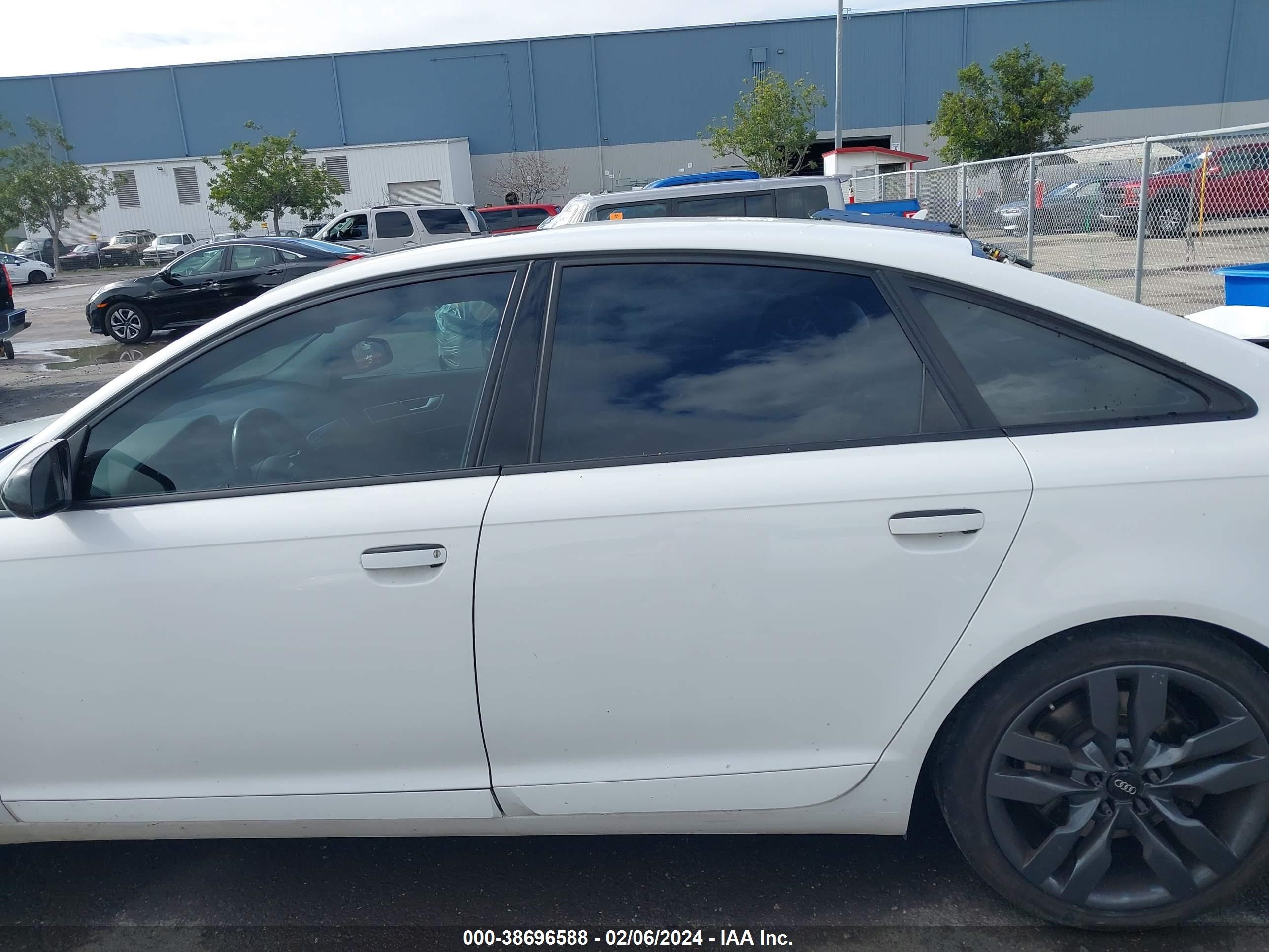 Photo 13 VIN: WAUDN74F48N089240 - AUDI S6 