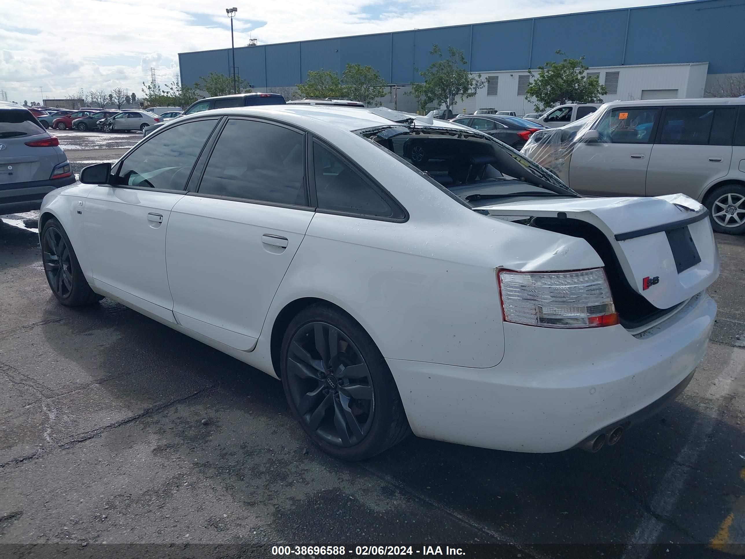 Photo 2 VIN: WAUDN74F48N089240 - AUDI S6 