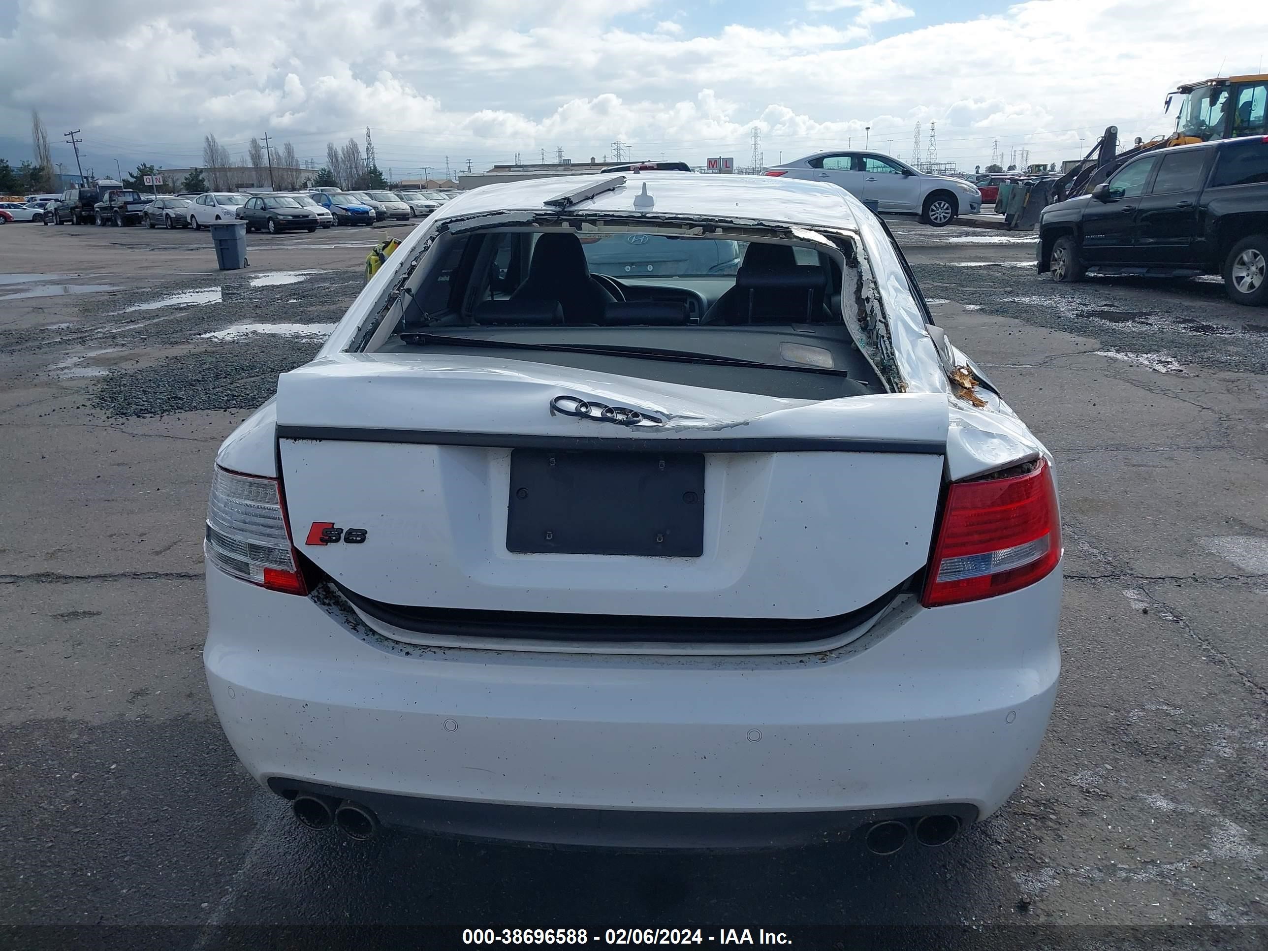 Photo 5 VIN: WAUDN74F48N089240 - AUDI S6 