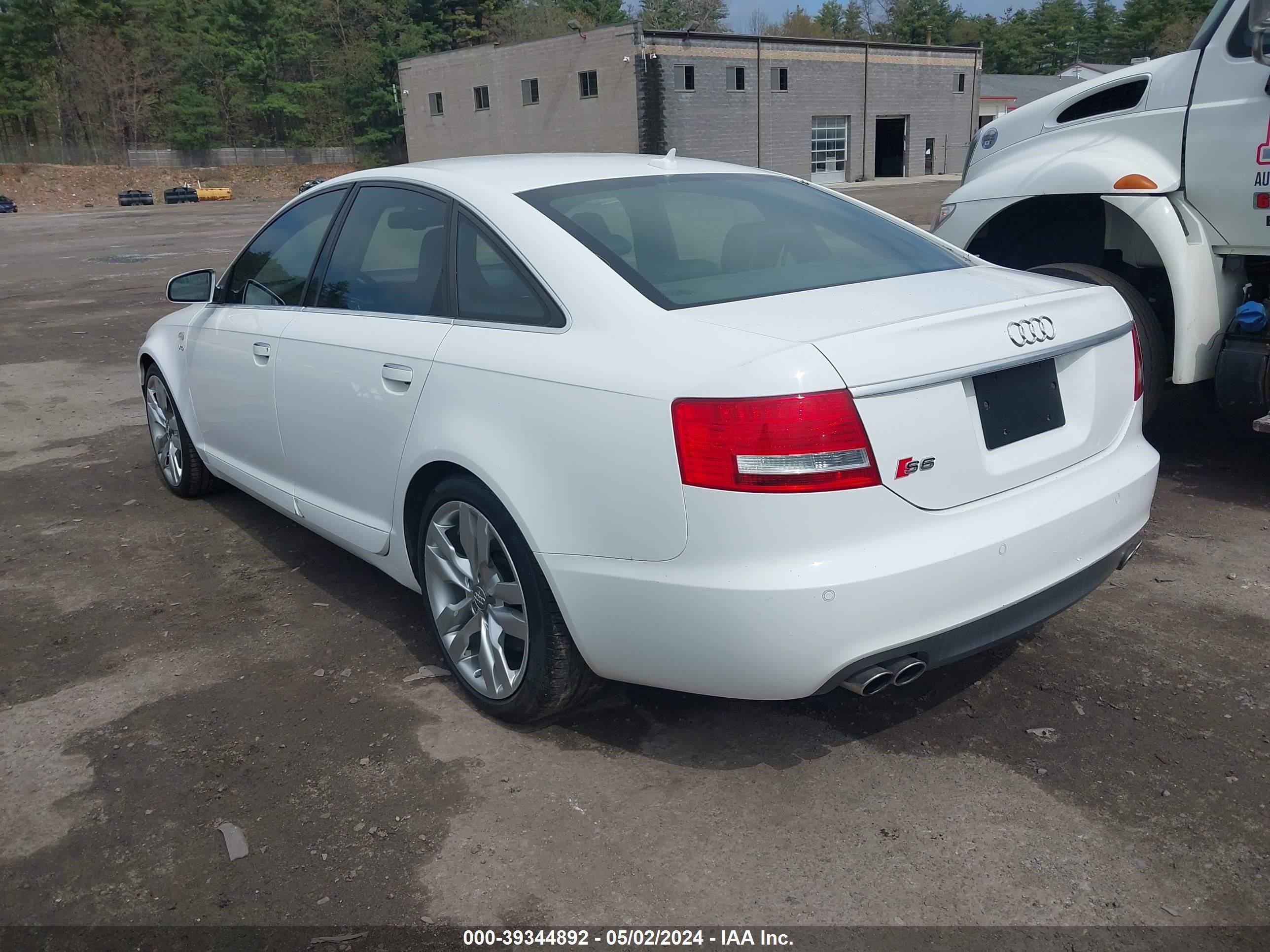 Photo 2 VIN: WAUDN74F48N148786 - AUDI S6 