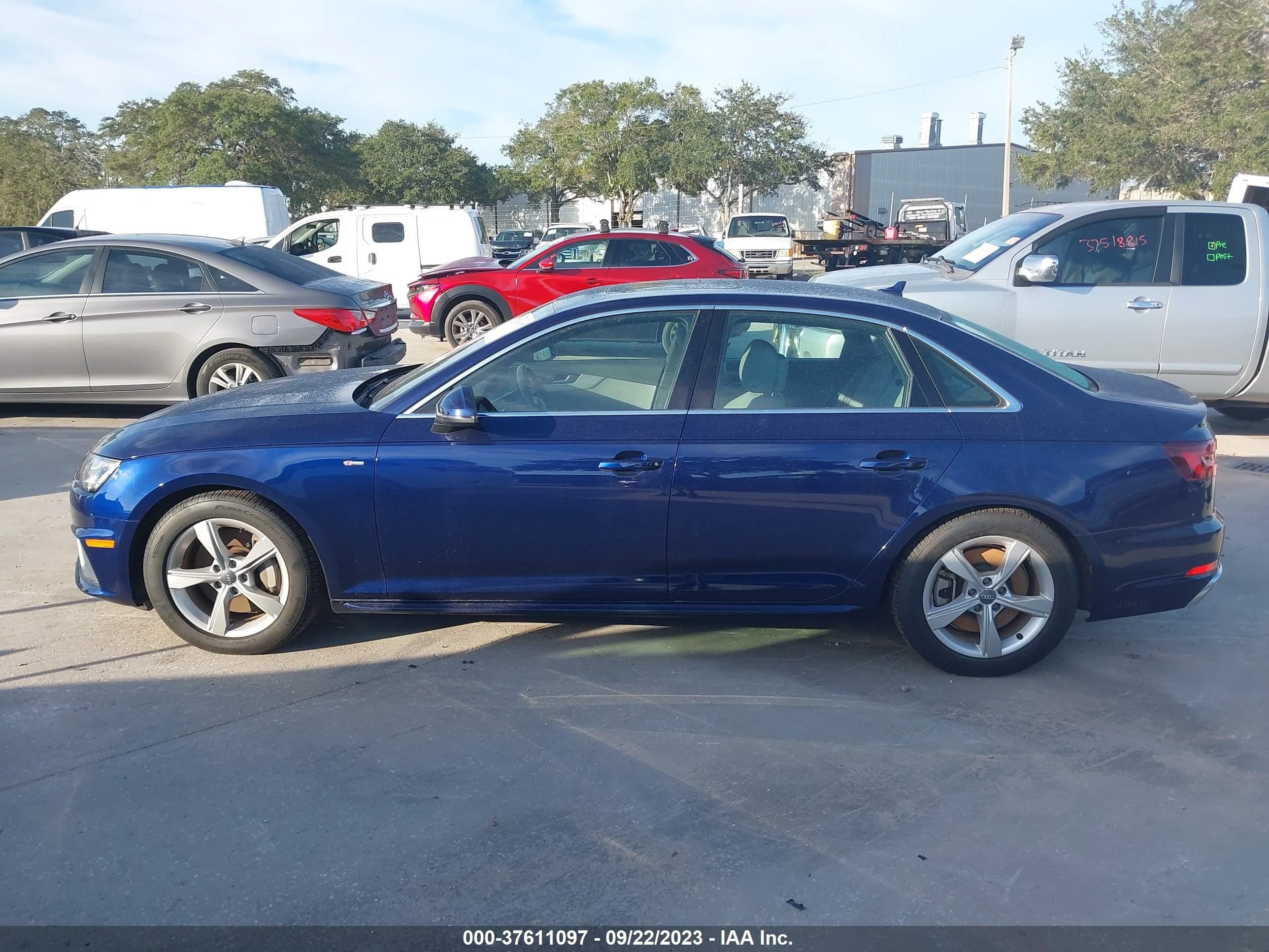 Photo 13 VIN: WAUDNAF41KN003589 - AUDI A4 