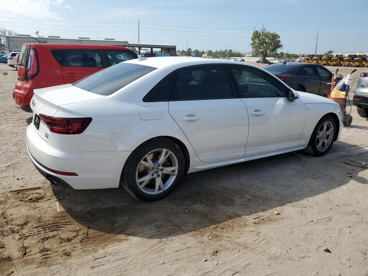 Photo 2 VIN: WAUDNAF48JA111245 - AUDI A4 