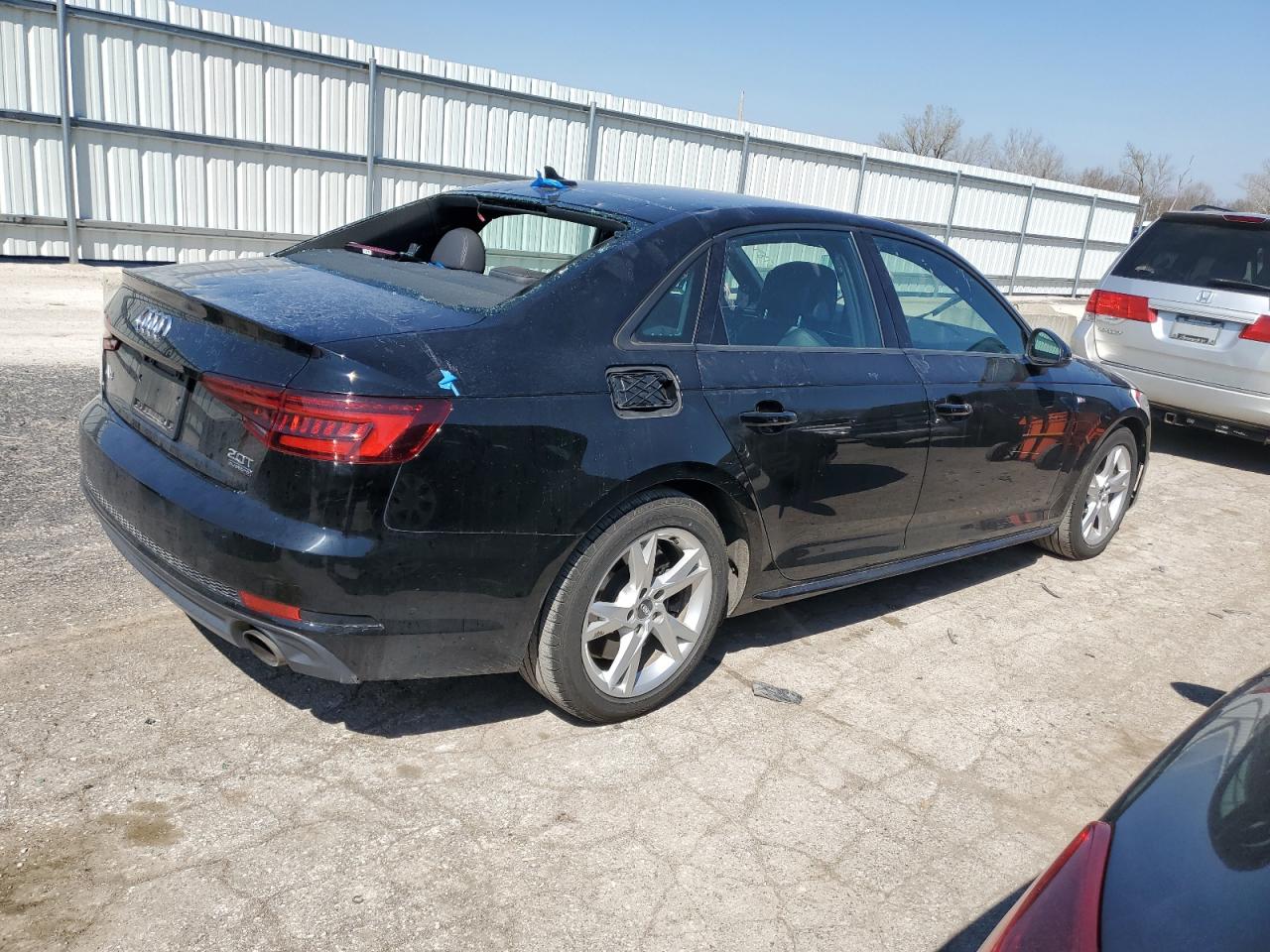 Photo 2 VIN: WAUDNAF49JA126823 - AUDI A4 