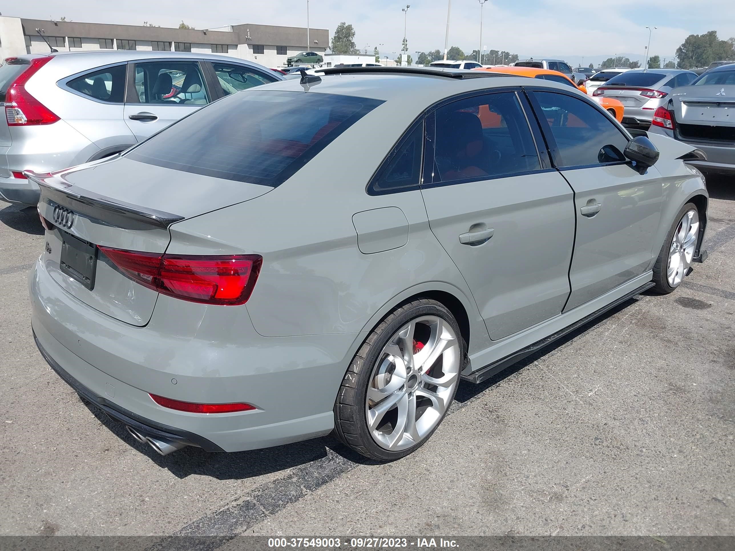 Photo 3 VIN: WAUE1GFF2LA042723 - AUDI S3 