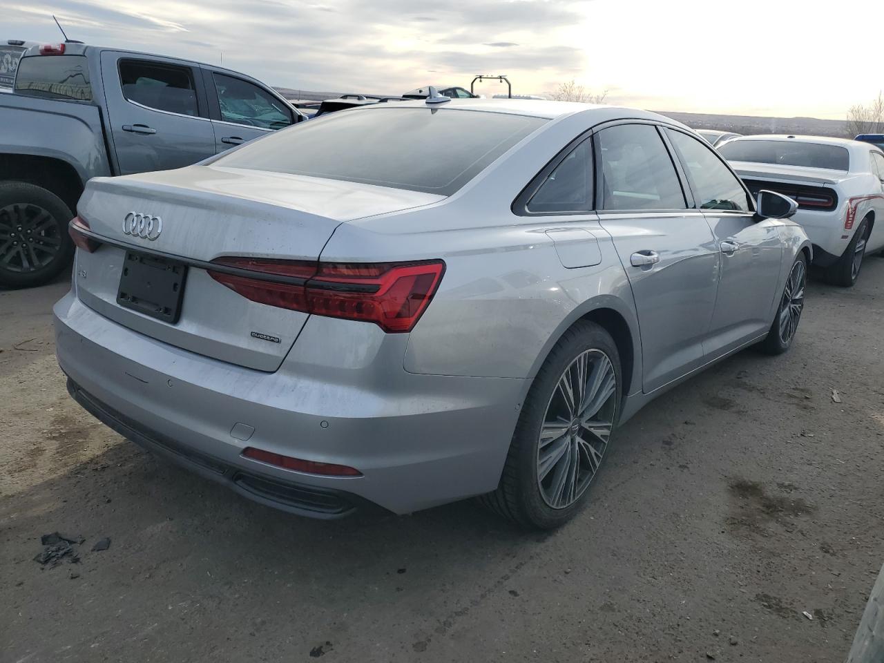 Photo 2 VIN: WAUE8AF2XKN127337 - AUDI A6 