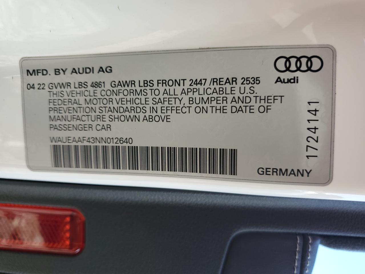 Photo 11 VIN: WAUEAAF43NN012640 - AUDI A4 