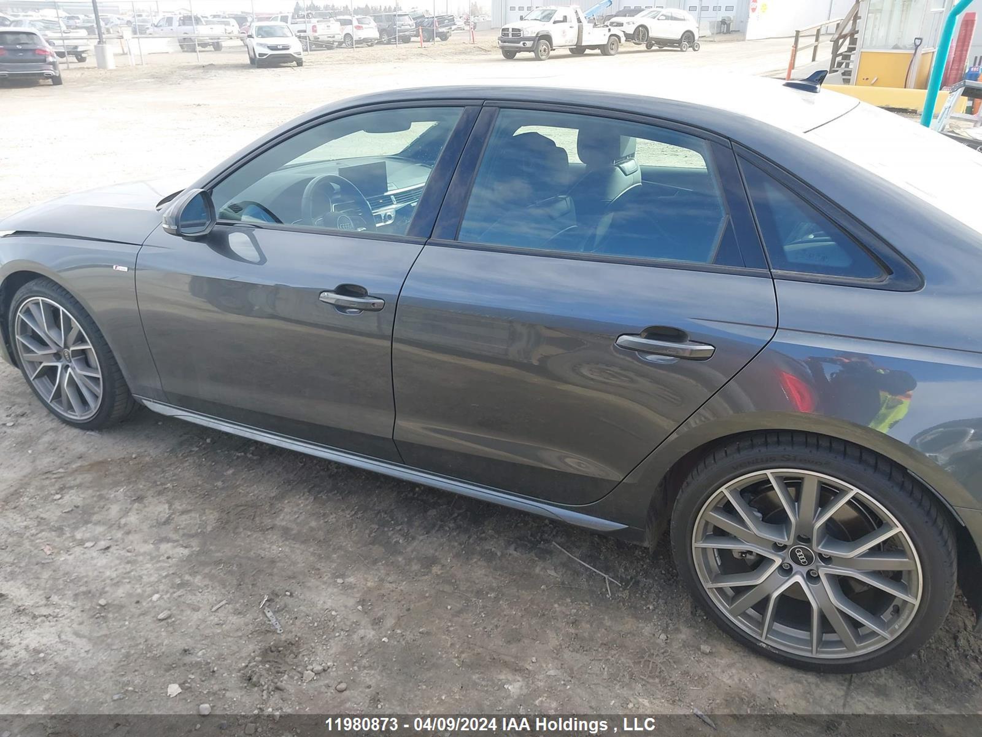 Photo 13 VIN: WAUEAAF46MA039949 - AUDI A4 