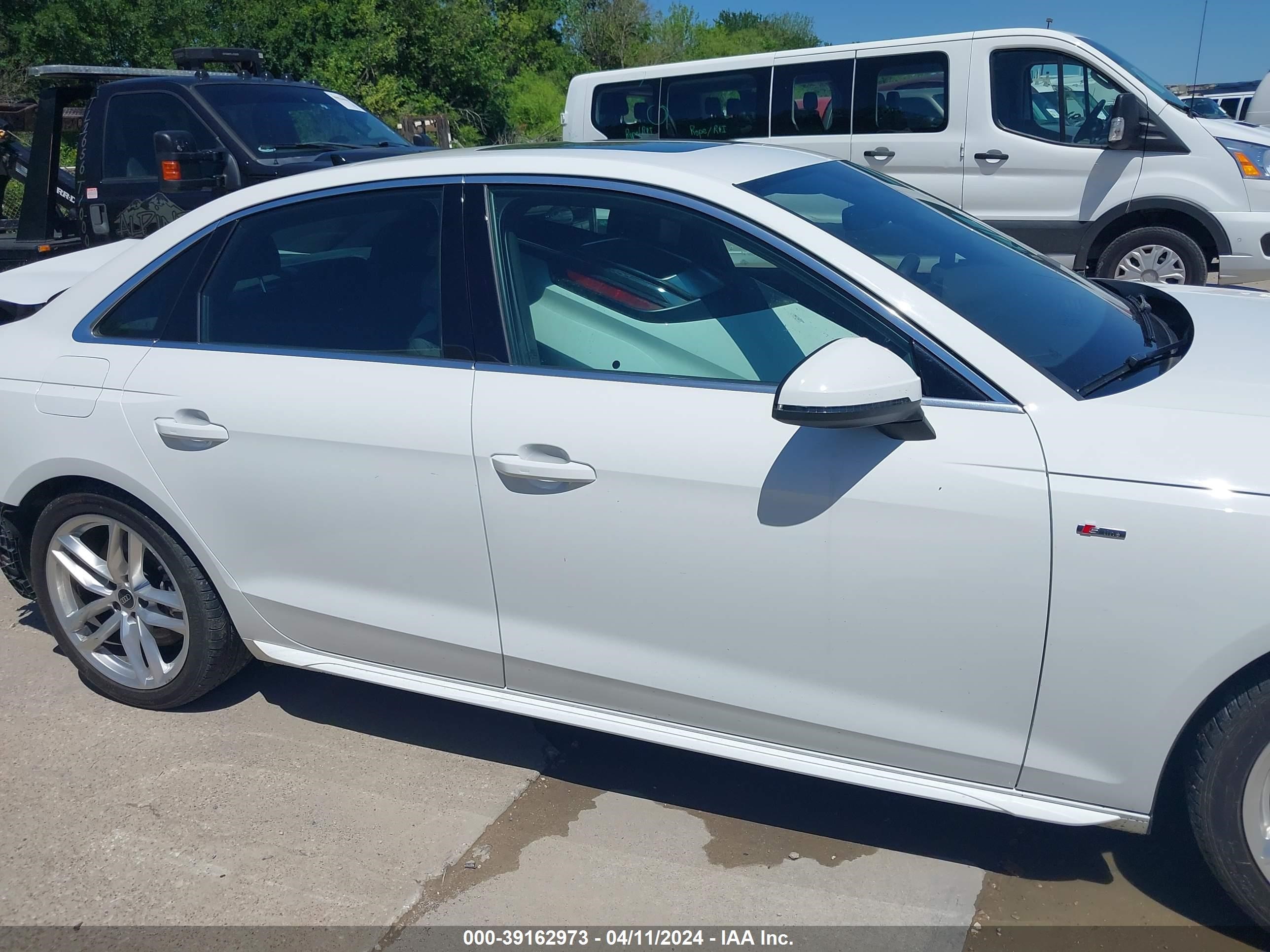 Photo 12 VIN: WAUEAAF48PN006318 - AUDI A4 PREMIUM 