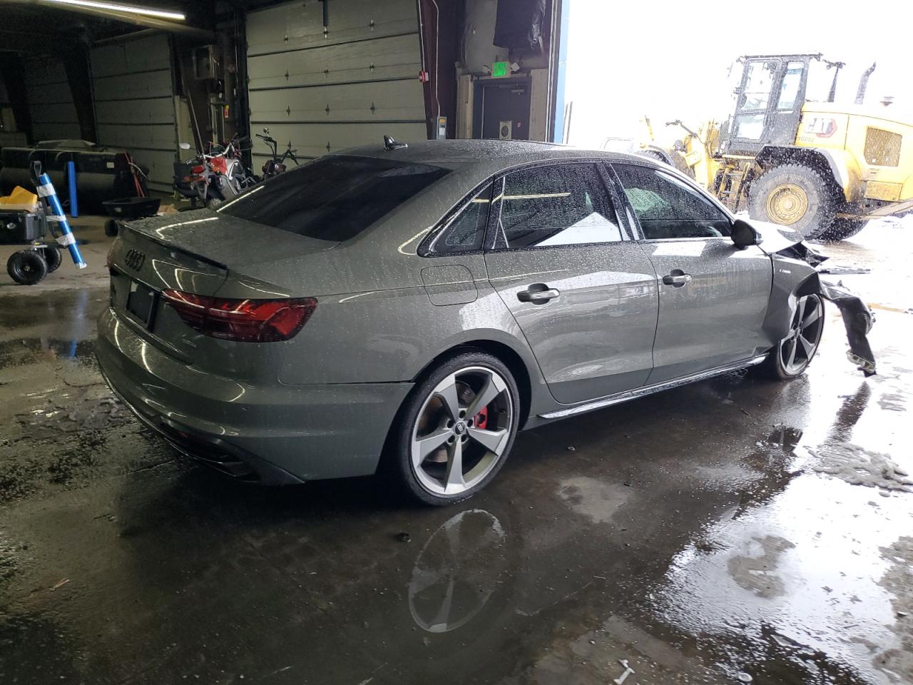 Photo 2 VIN: WAUEABF42PA010880 - AUDI A4 