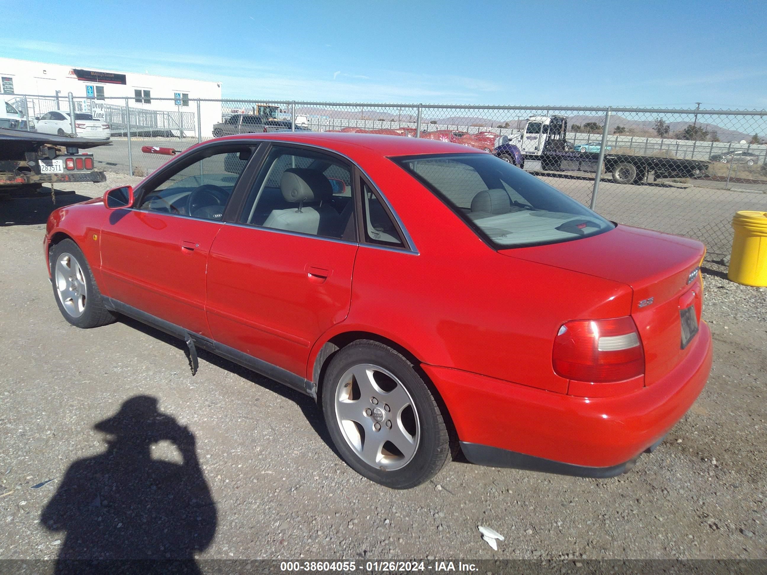 Photo 2 VIN: WAUED28D2XA004047 - AUDI A4 