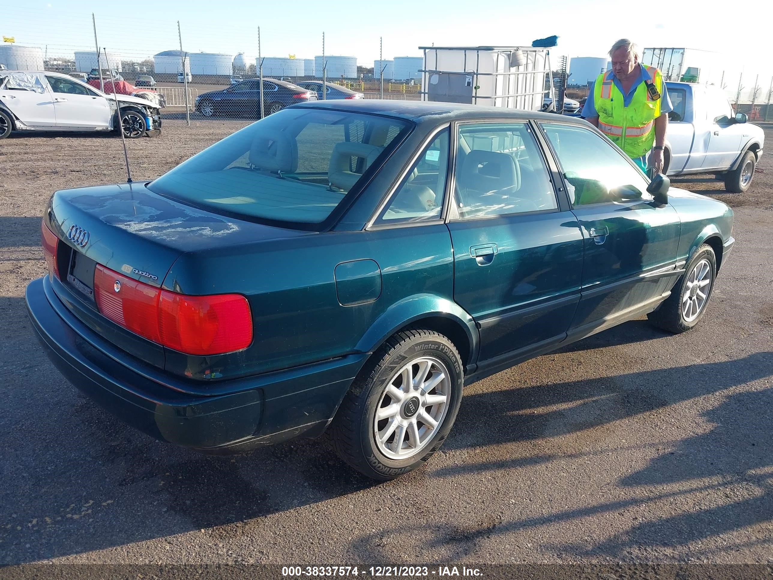 Photo 3 VIN: WAUEE88C8SA077214 - AUDI 90 