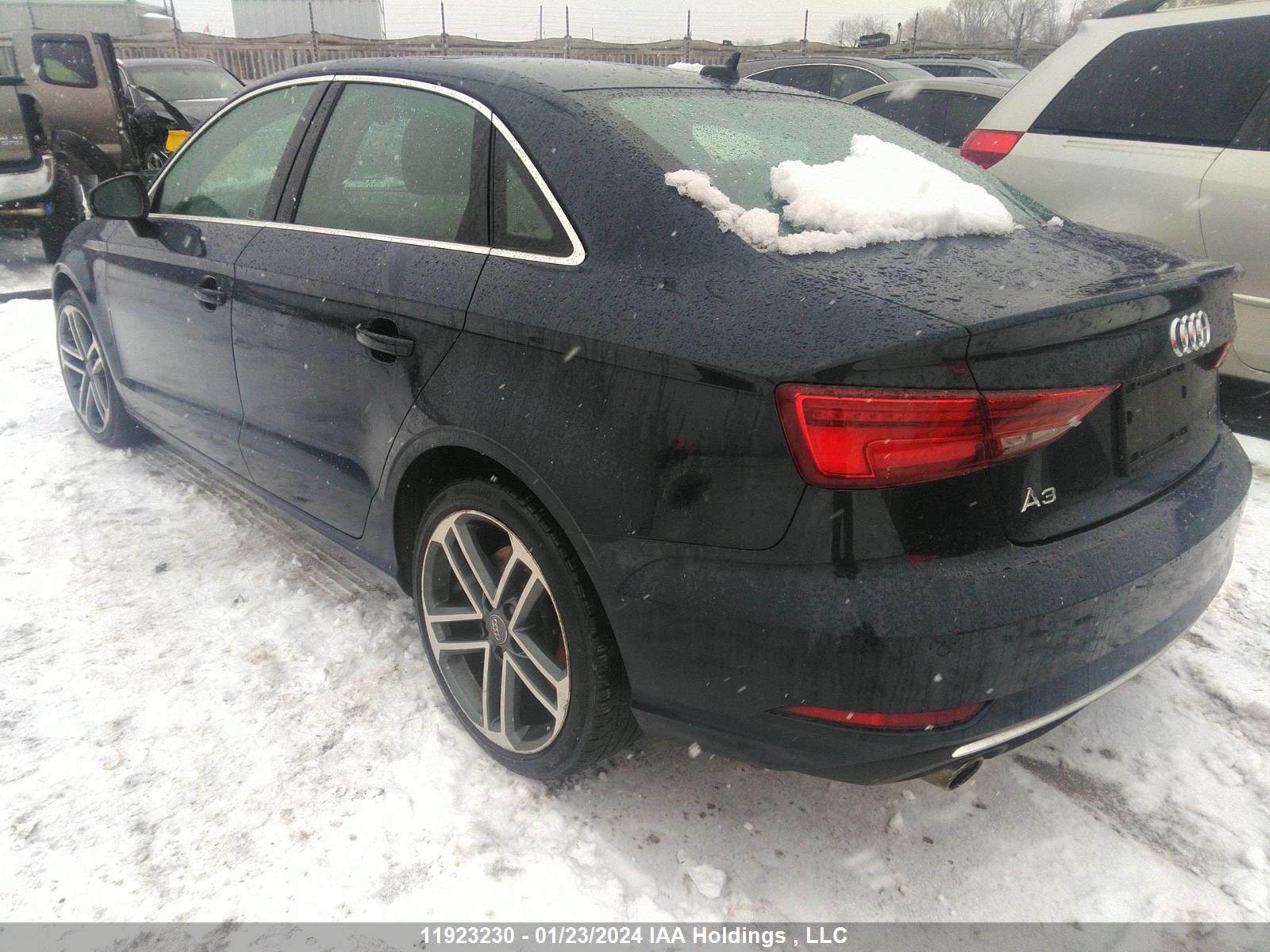 Photo 2 VIN: WAUEEGFF9KA086026 - AUDI A3 