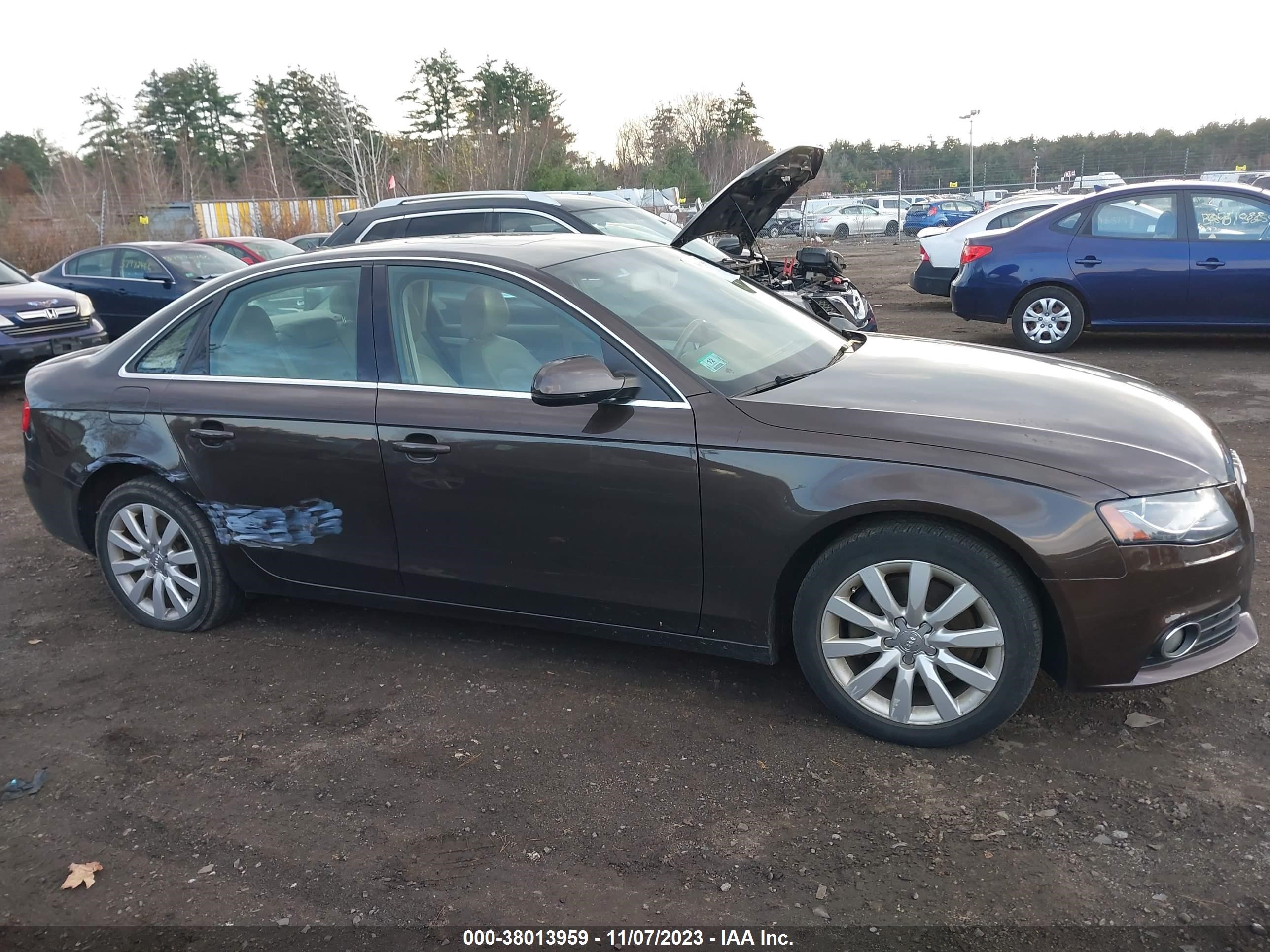 Photo 12 VIN: WAUEFAFL3BN002887 - AUDI A4 