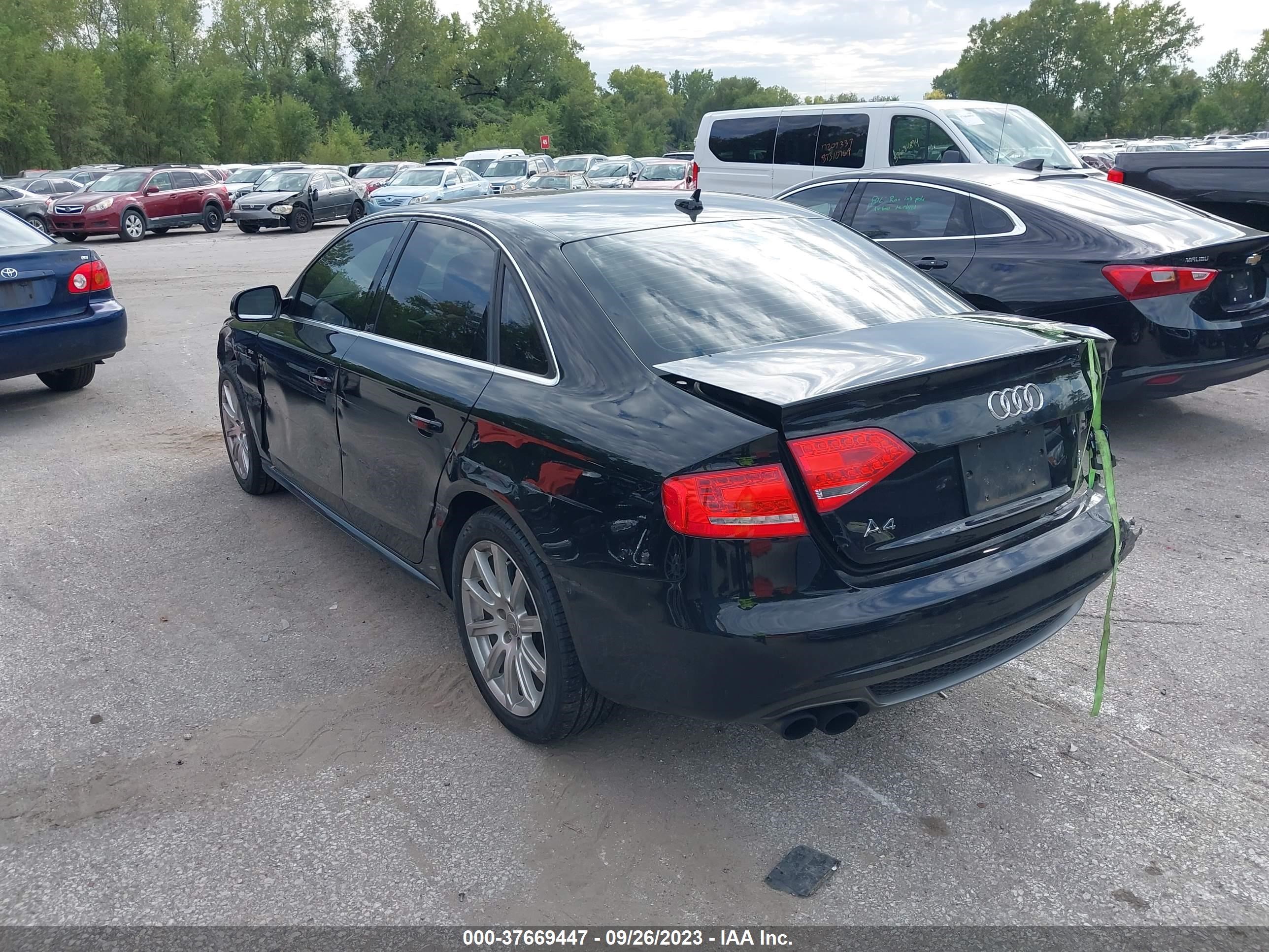 Photo 2 VIN: WAUEFAFL4CA117376 - AUDI A4 