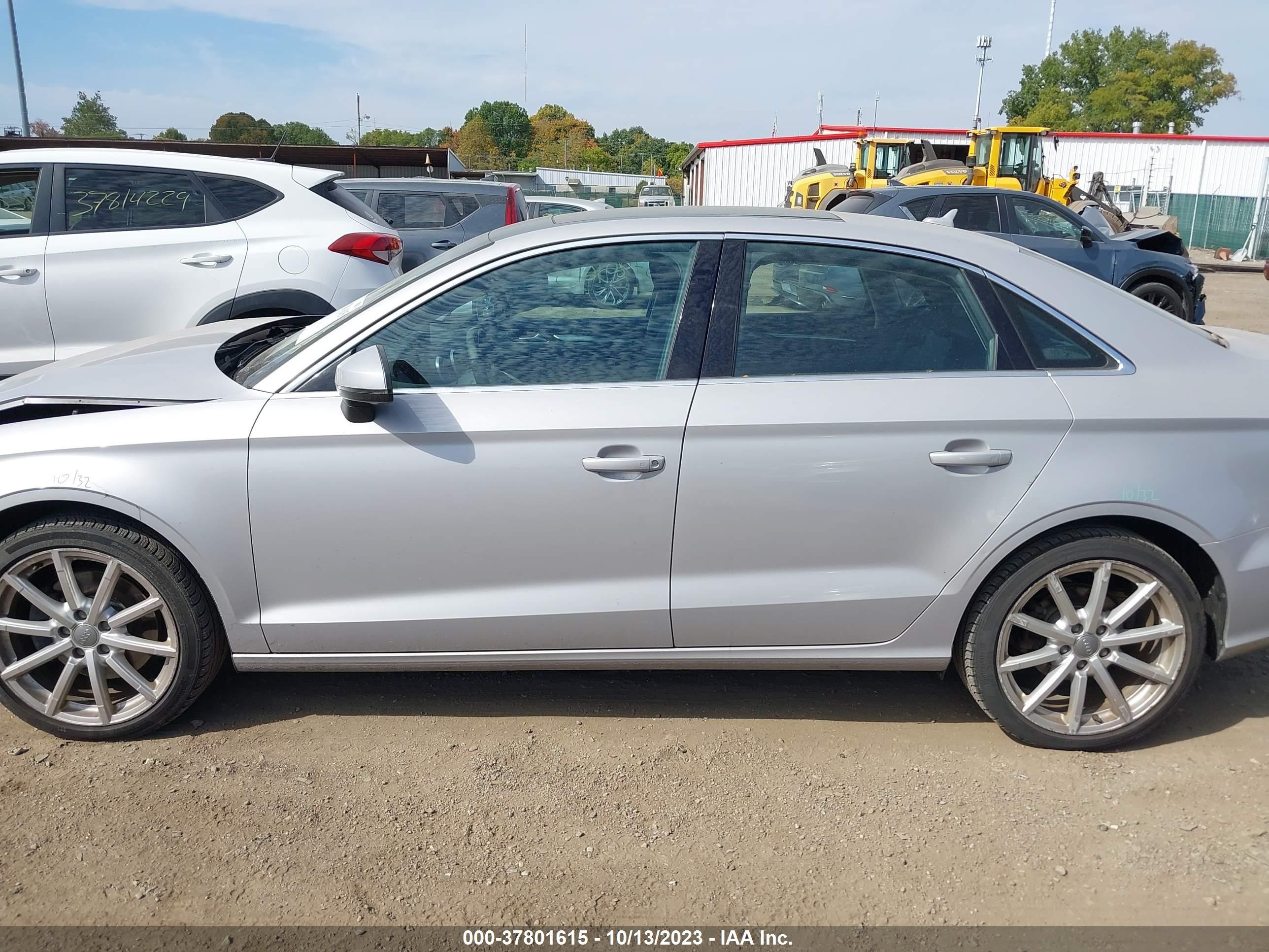 Photo 13 VIN: WAUEFGFF7F1046952 - AUDI A3 