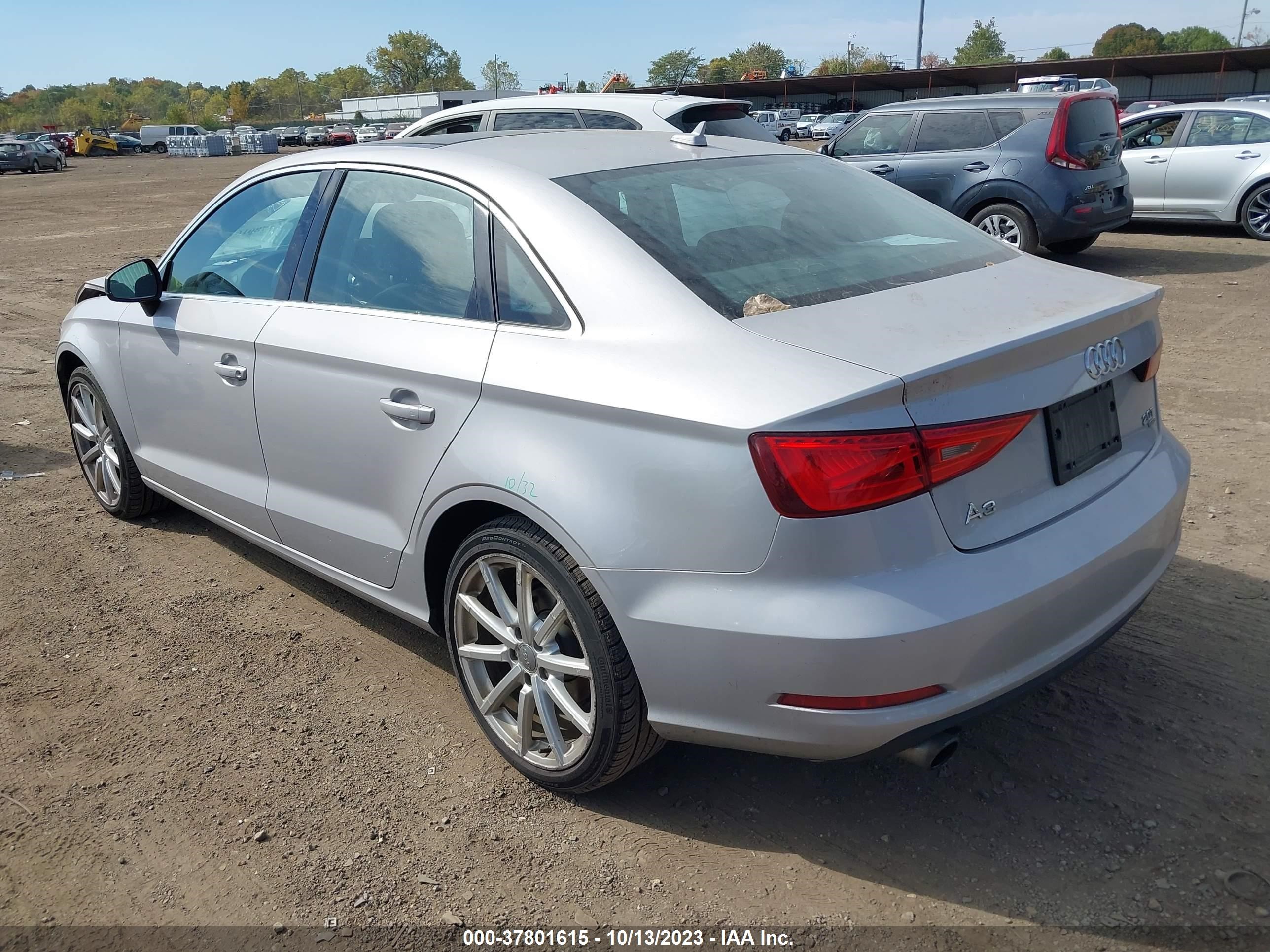 Photo 2 VIN: WAUEFGFF7F1046952 - AUDI A3 