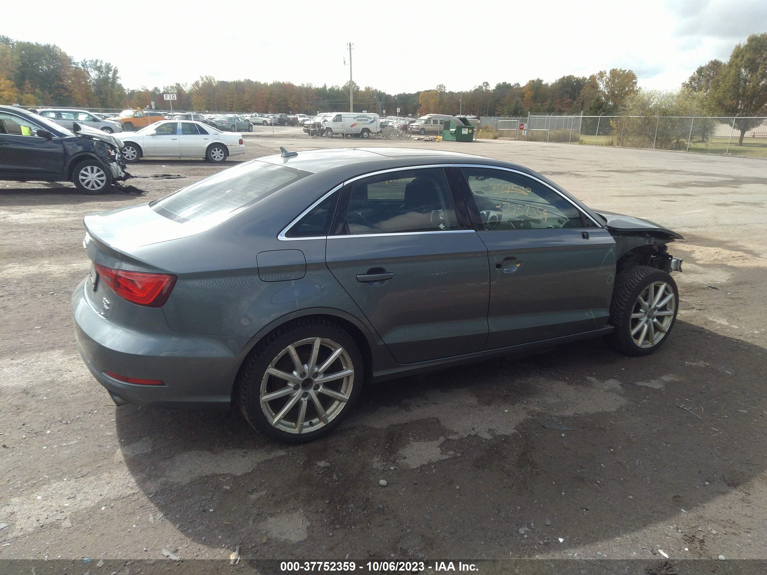 Photo 12 VIN: WAUEFGFF8F1051609 - AUDI A3 