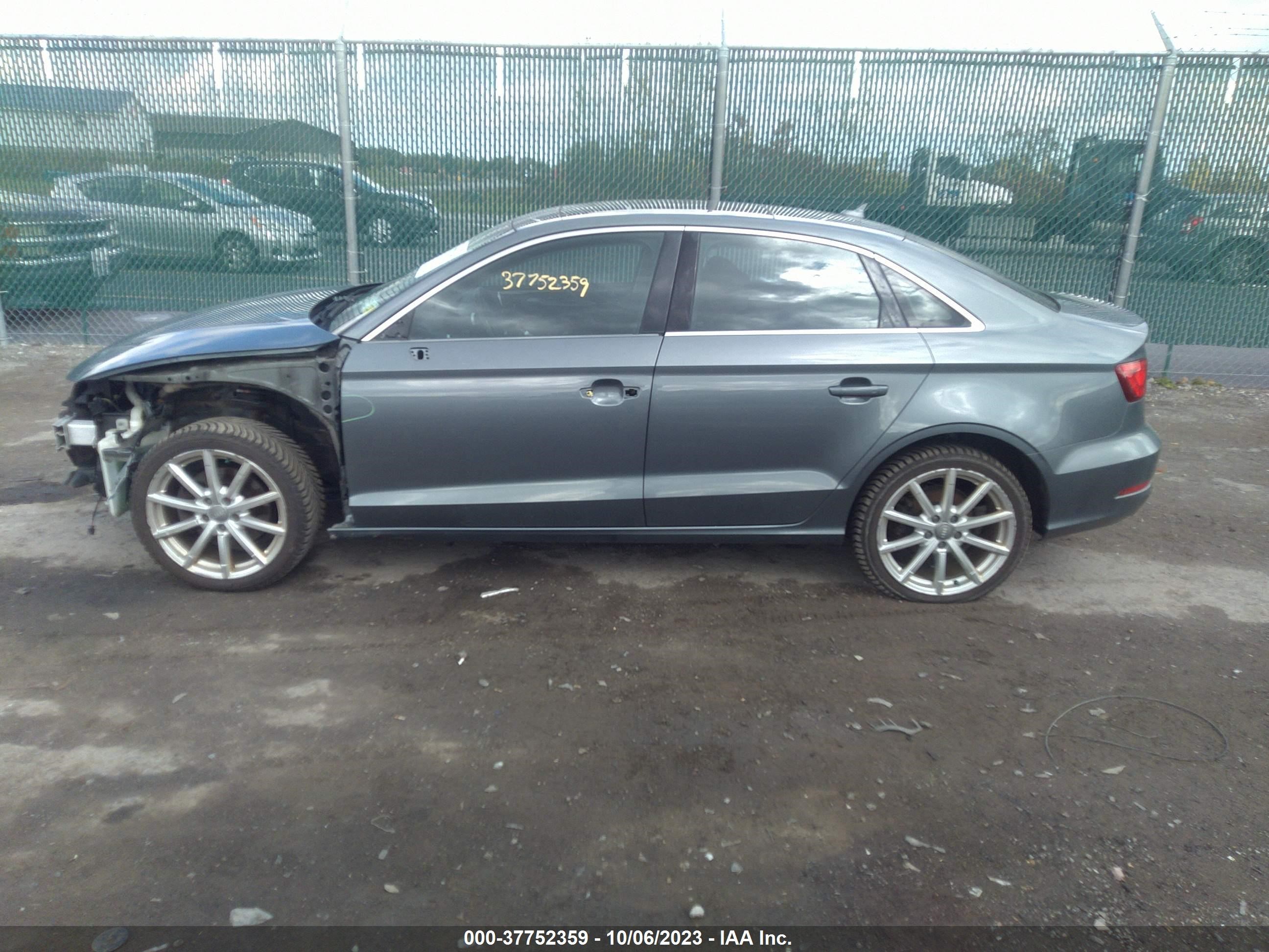 Photo 13 VIN: WAUEFGFF8F1051609 - AUDI A3 