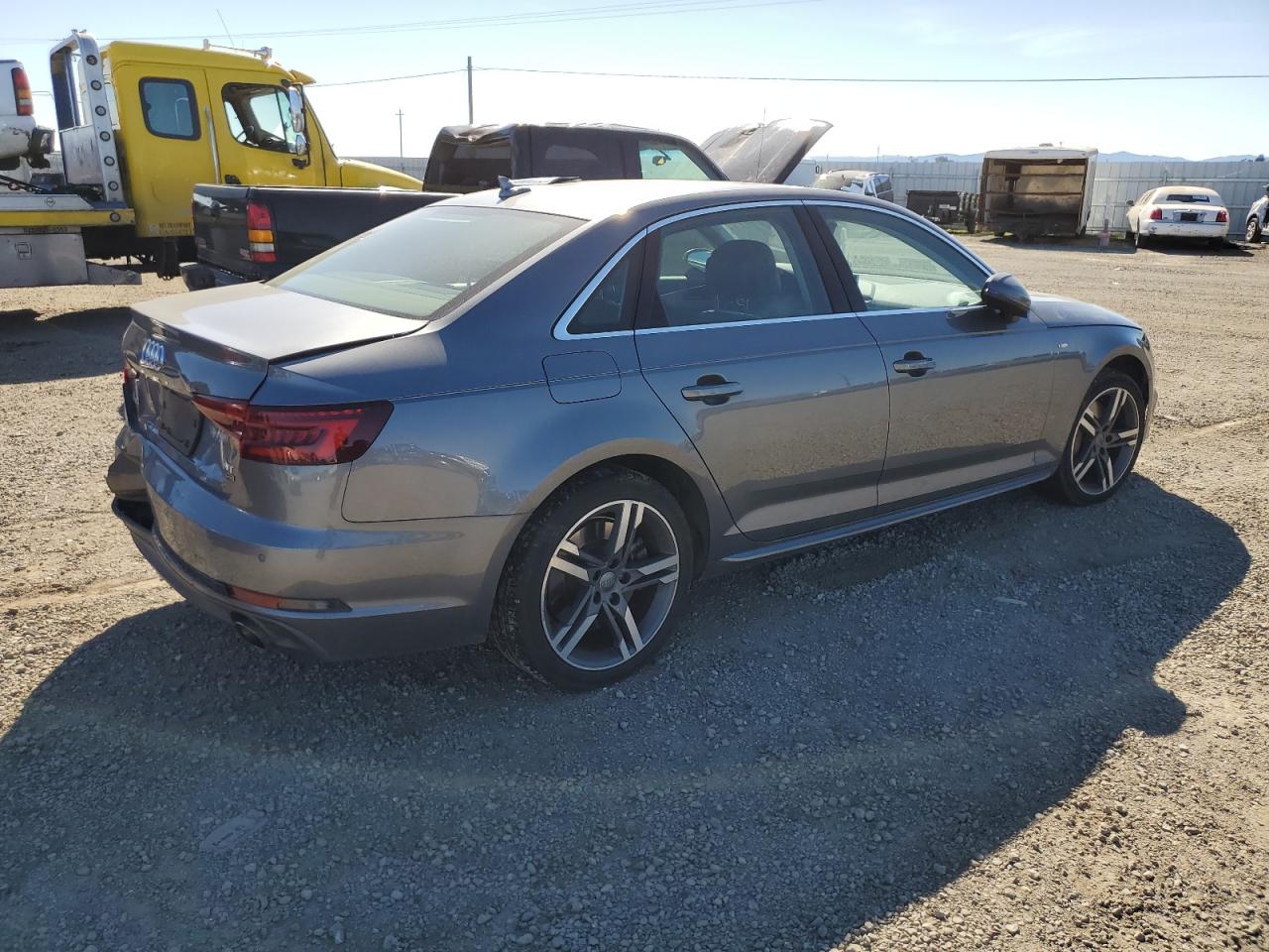 Photo 2 VIN: WAUENAF41JA128215 - AUDI A4 