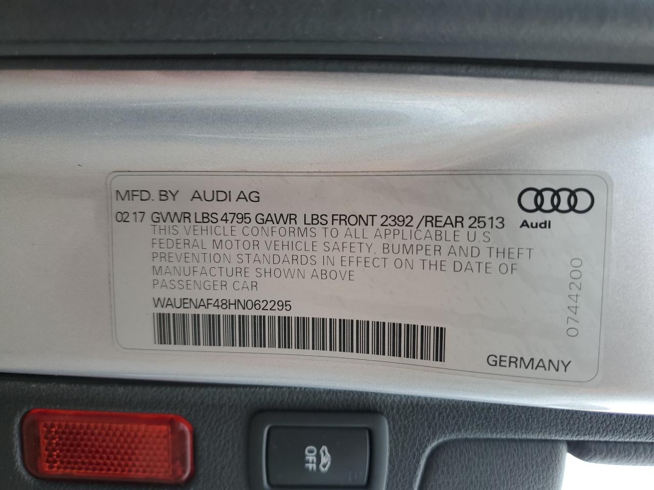 Photo 11 VIN: WAUENAF48HN062295 - AUDI A4 