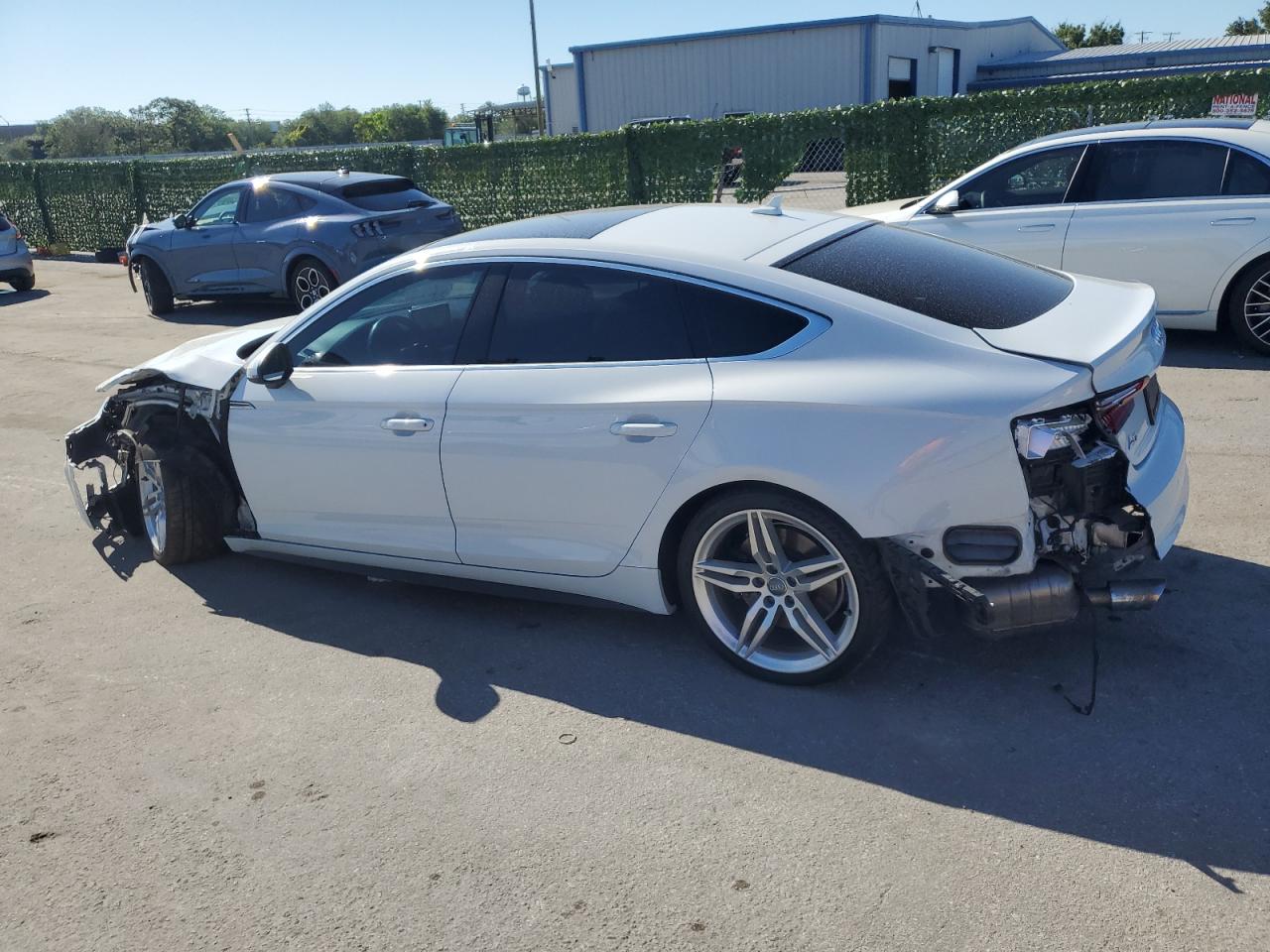 Photo 1 VIN: WAUENCF54JA010955 - AUDI A5 