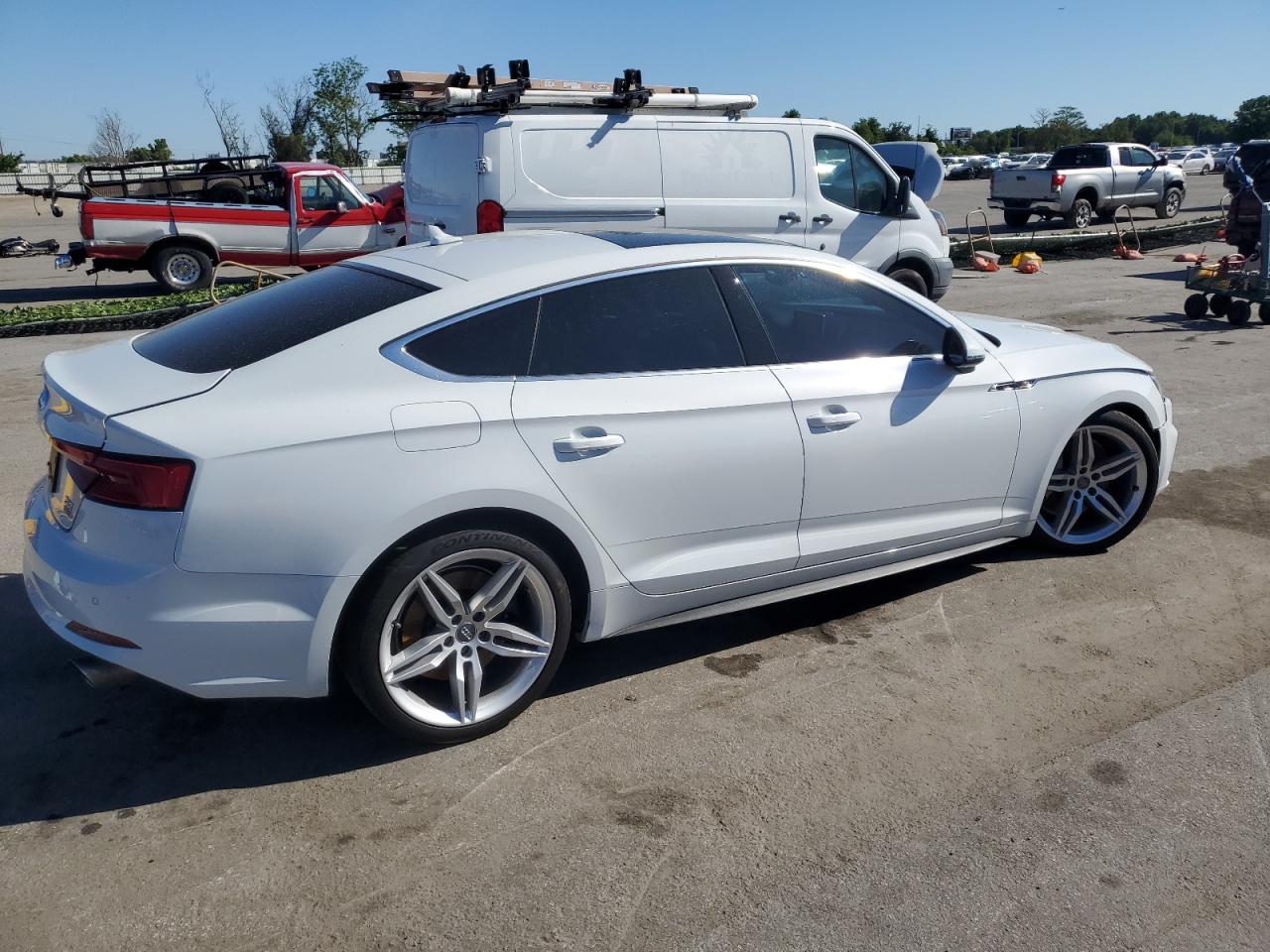 Photo 2 VIN: WAUENCF54JA010955 - AUDI A5 