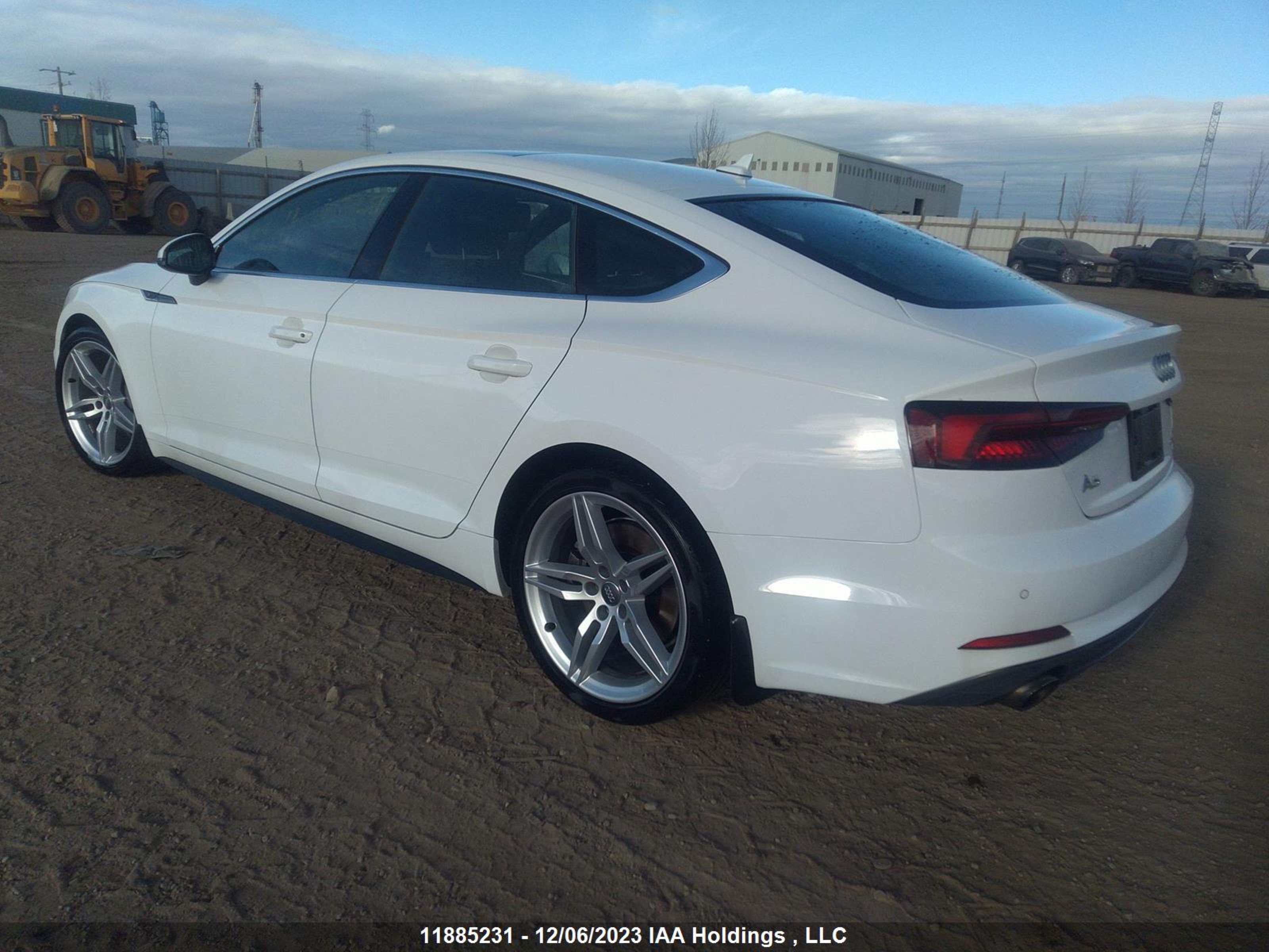 Photo 2 VIN: WAUENCF55JA043253 - AUDI A5 