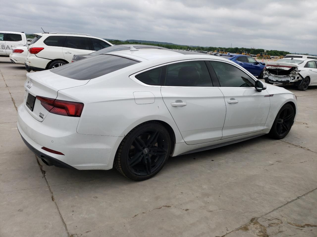 Photo 2 VIN: WAUENCF56JA136833 - AUDI A5 