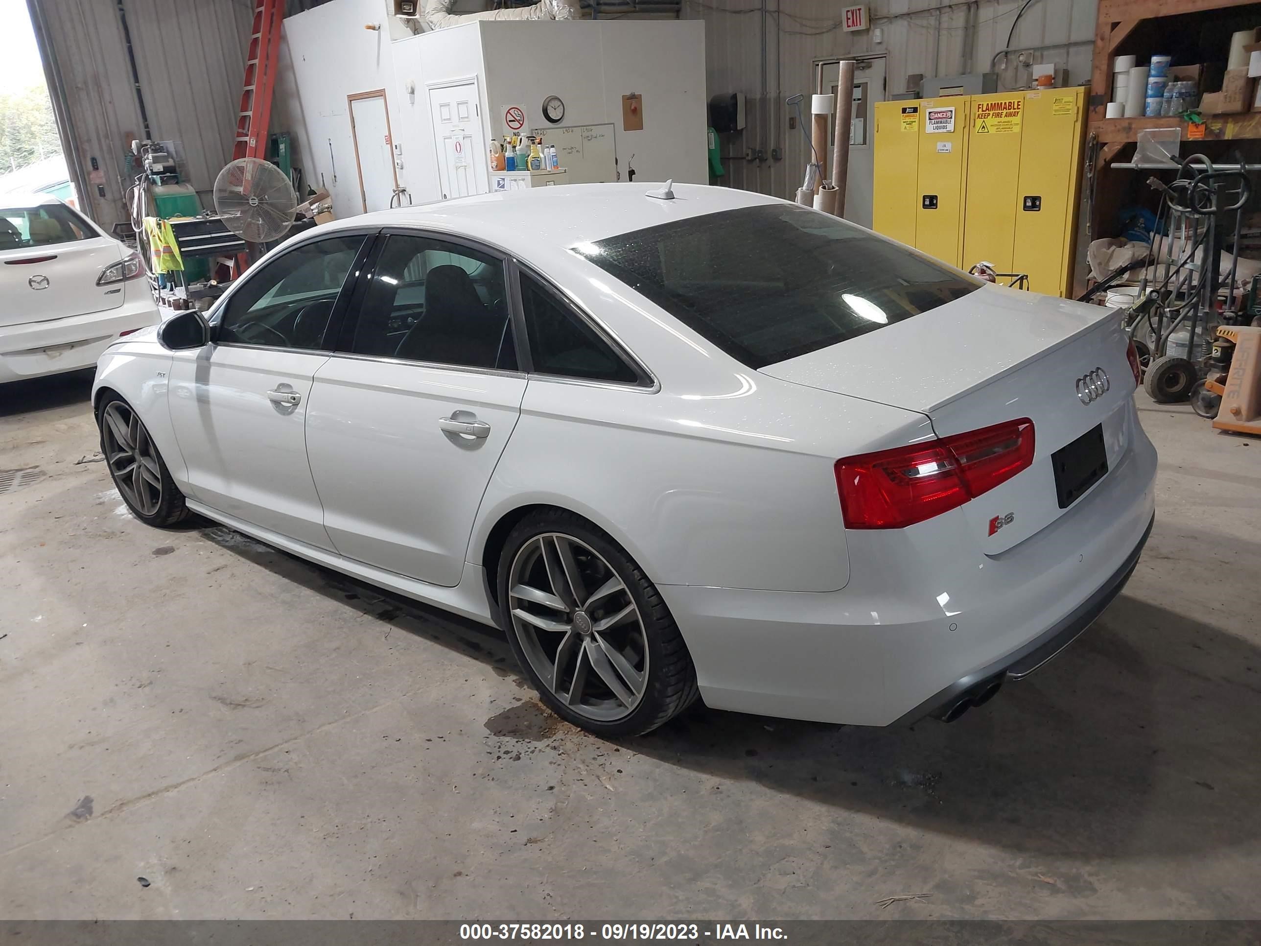 Photo 2 VIN: WAUF2AFC0DN112122 - AUDI S6 